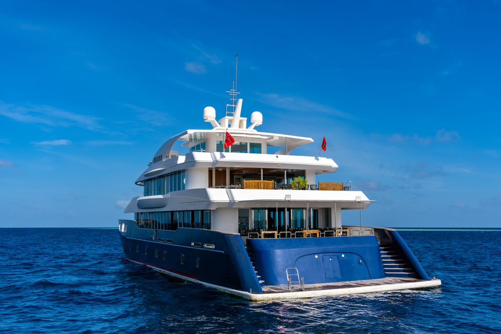 bateau vue de derrière