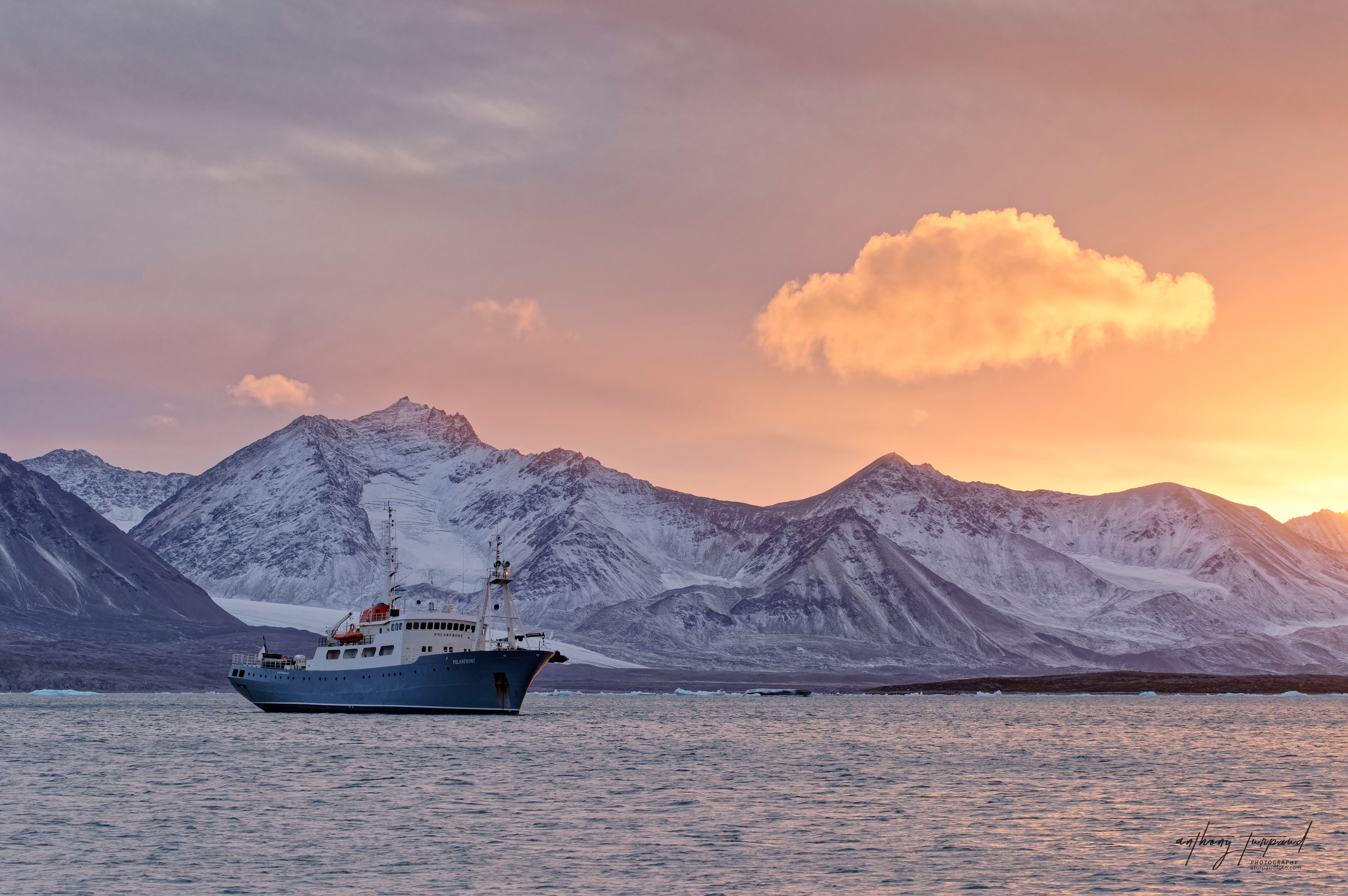coucher du soleil bateau glacier