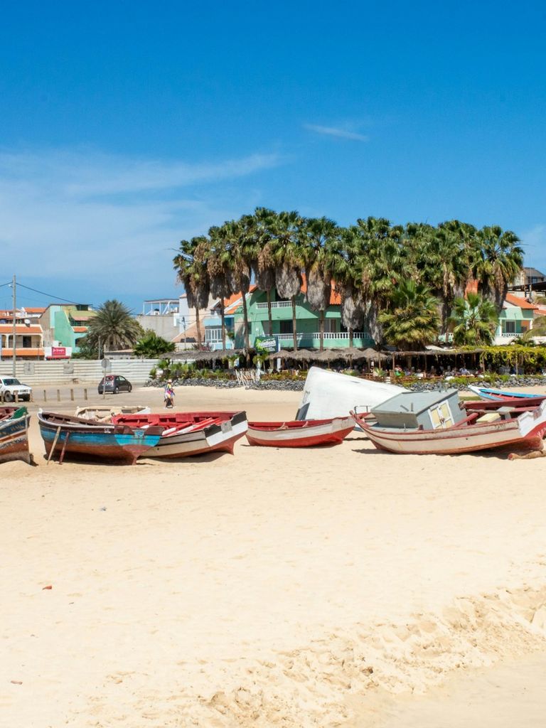 bateau de pêche sur la plage