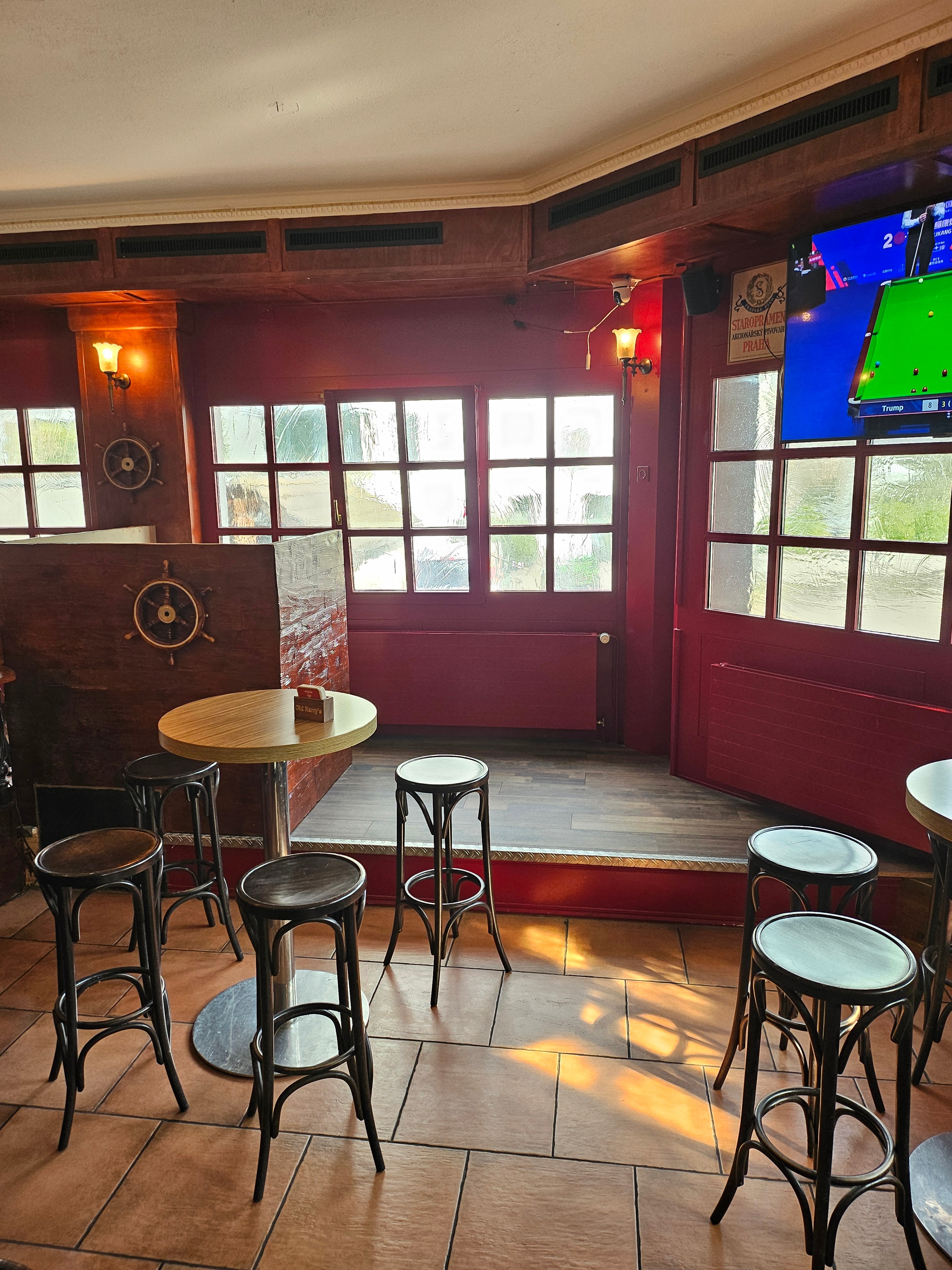 Old Harry's Pub – Bar-Fotos