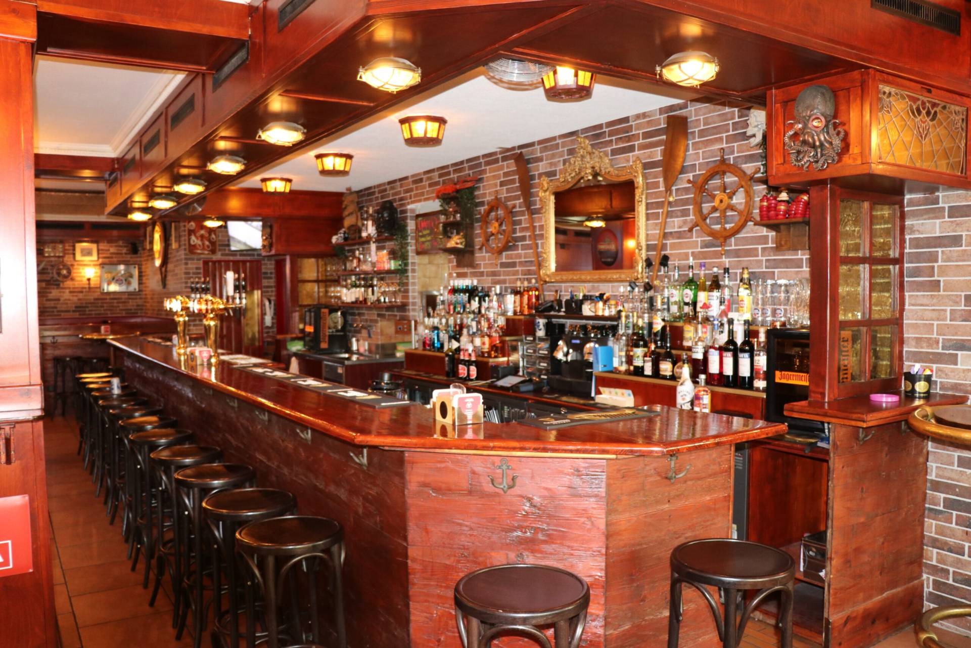 Old Harry's Pub – Bar-Fotos
