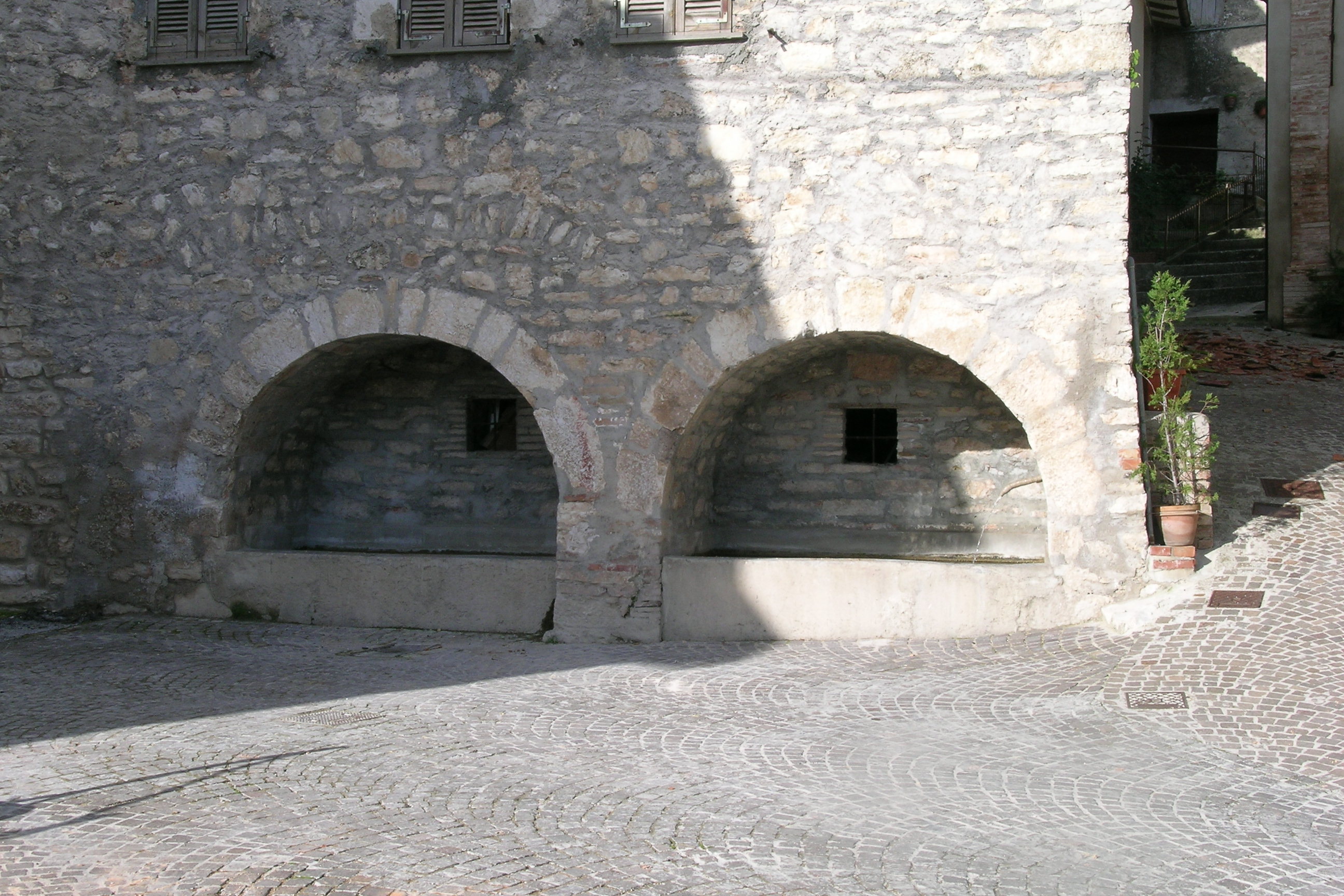 Fontana pubblica