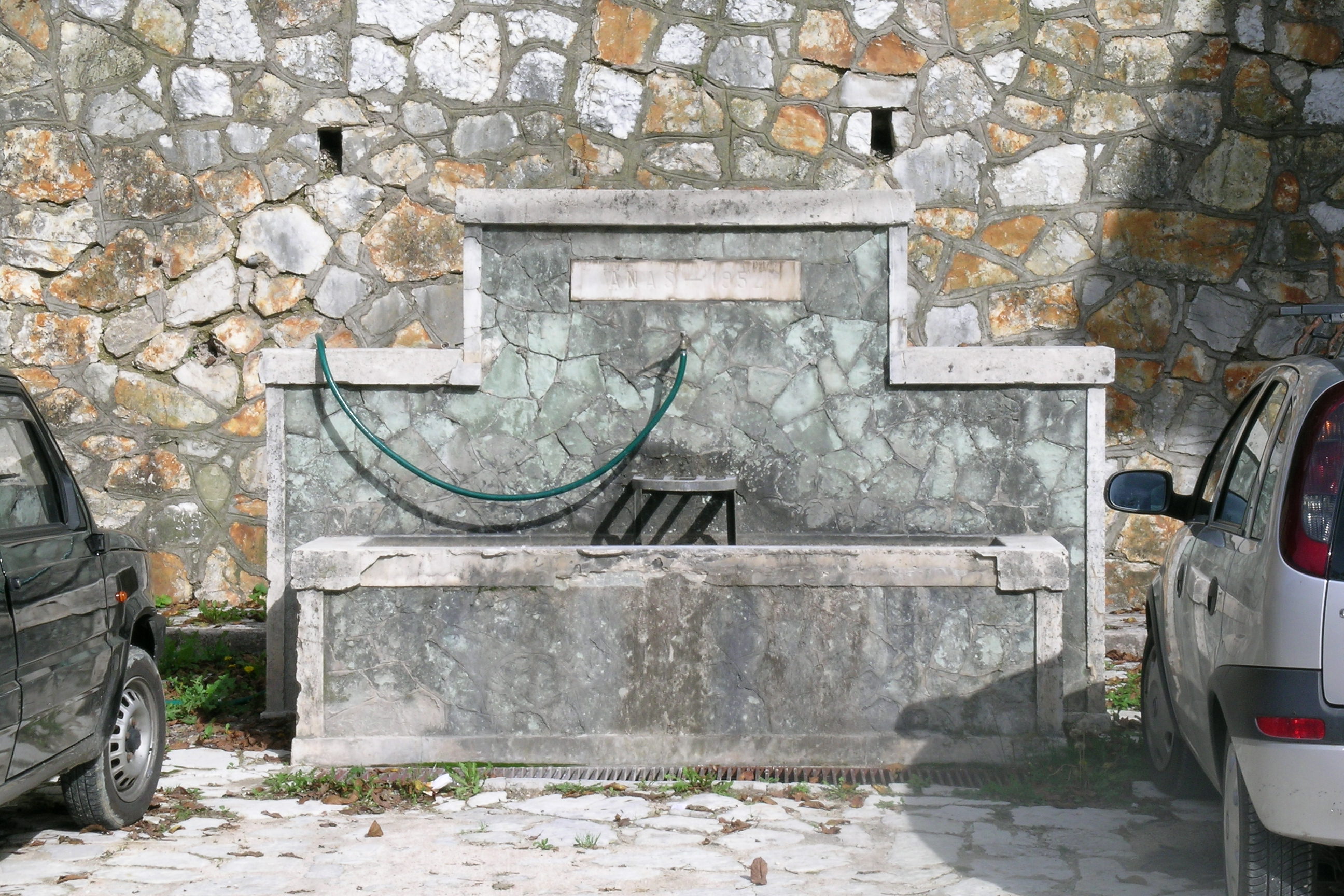 Fontana pubblica