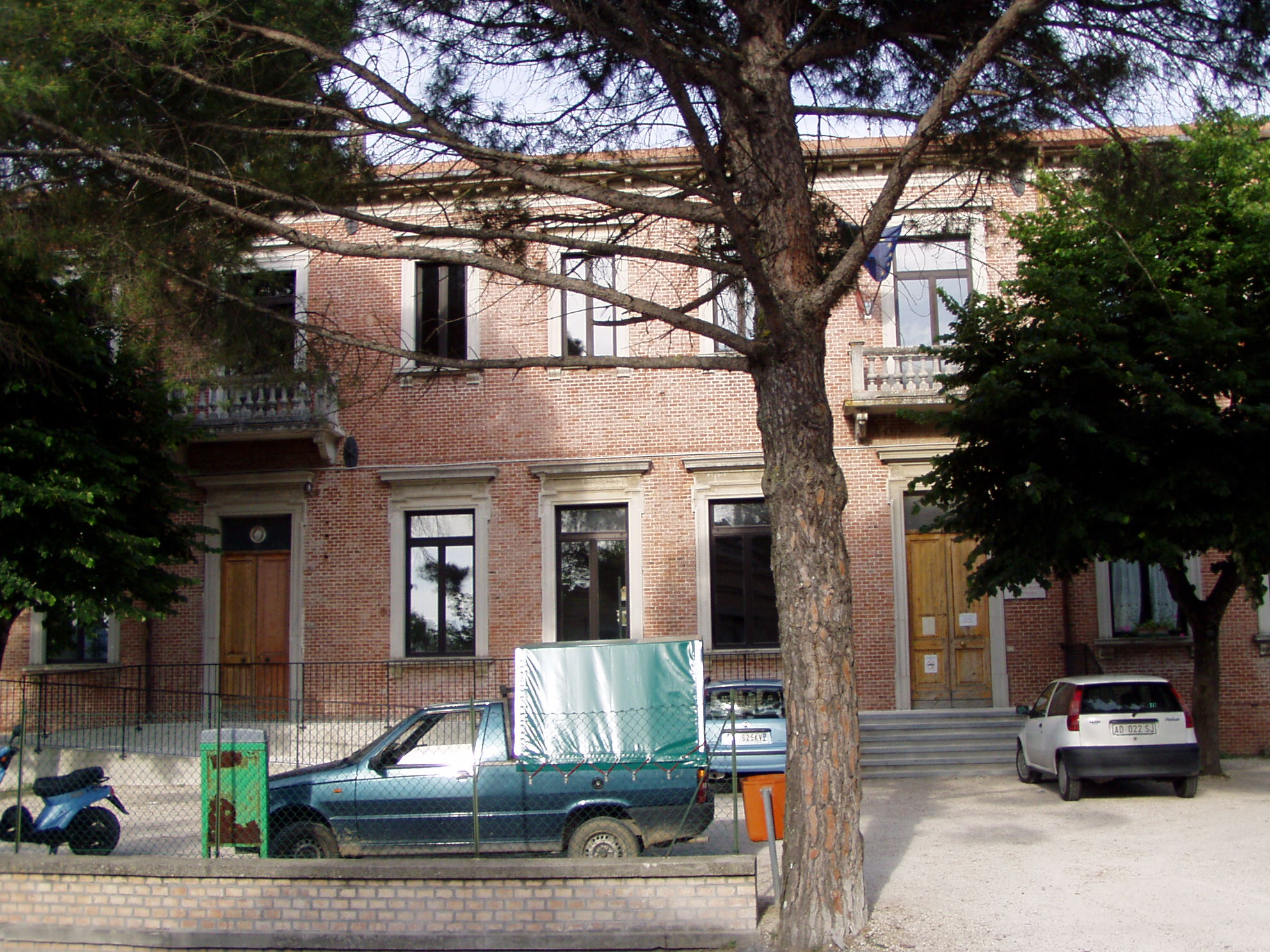 Scuola Media Statale `Anselmo Bucci`