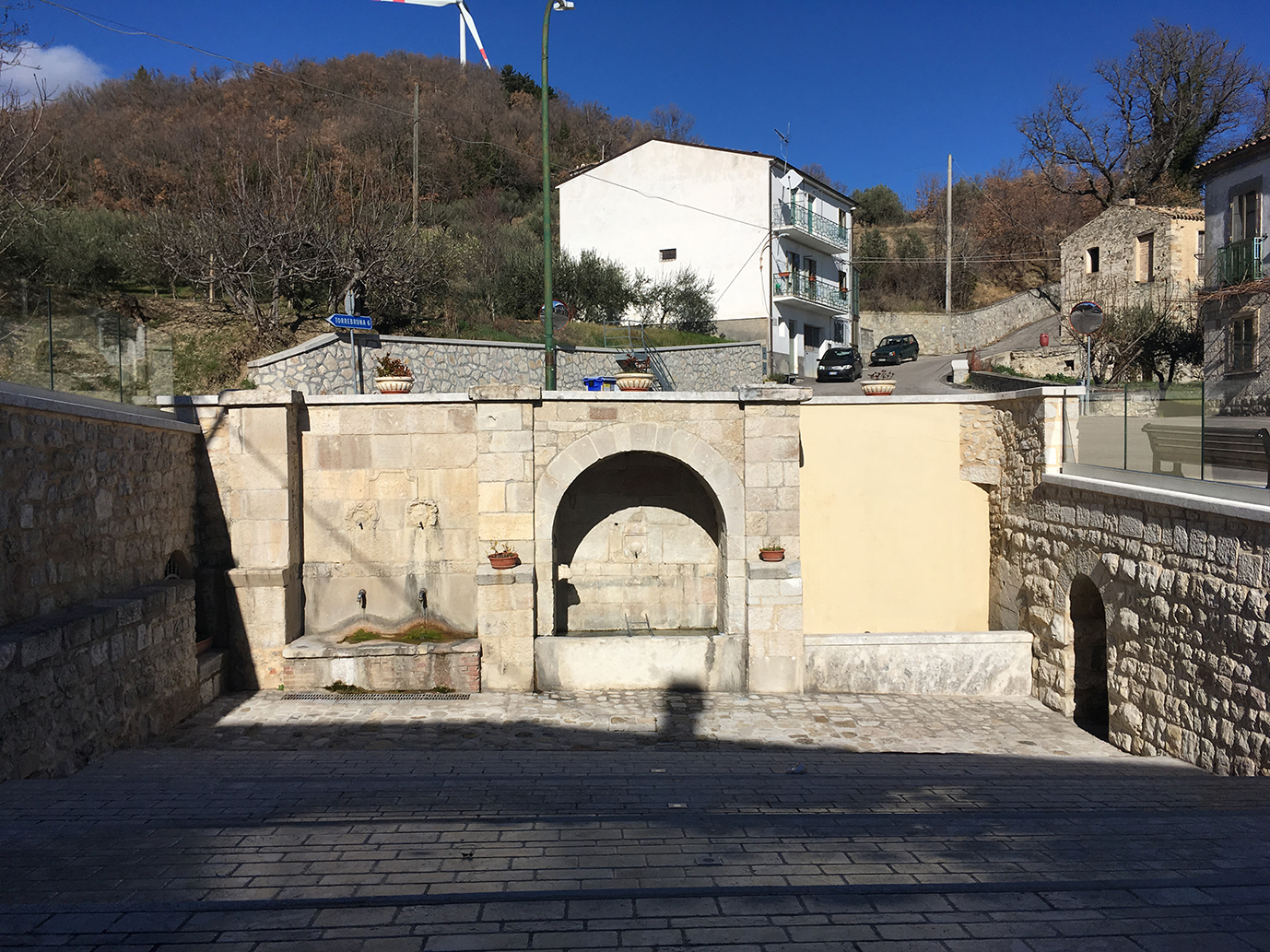 Fontana [Strada comunale S. Giovanni Lipioni-Torrebruna]