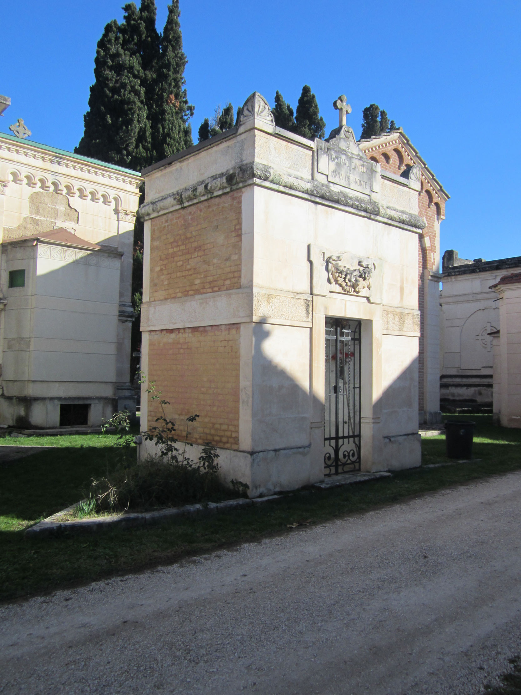 Cappella cimiteriale Gaetano Cantelmi Anna Del Monte