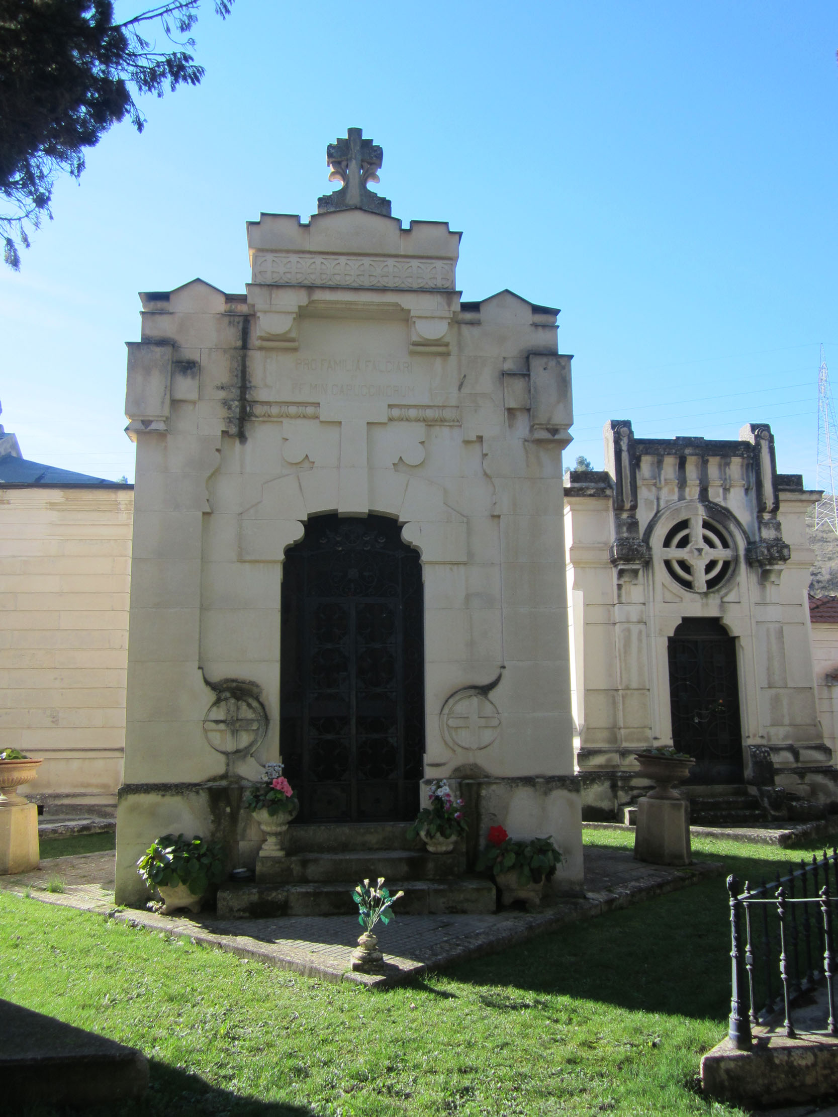 Cappella cimiteriale Pro familia Falciari et FF Min Cappucinorum