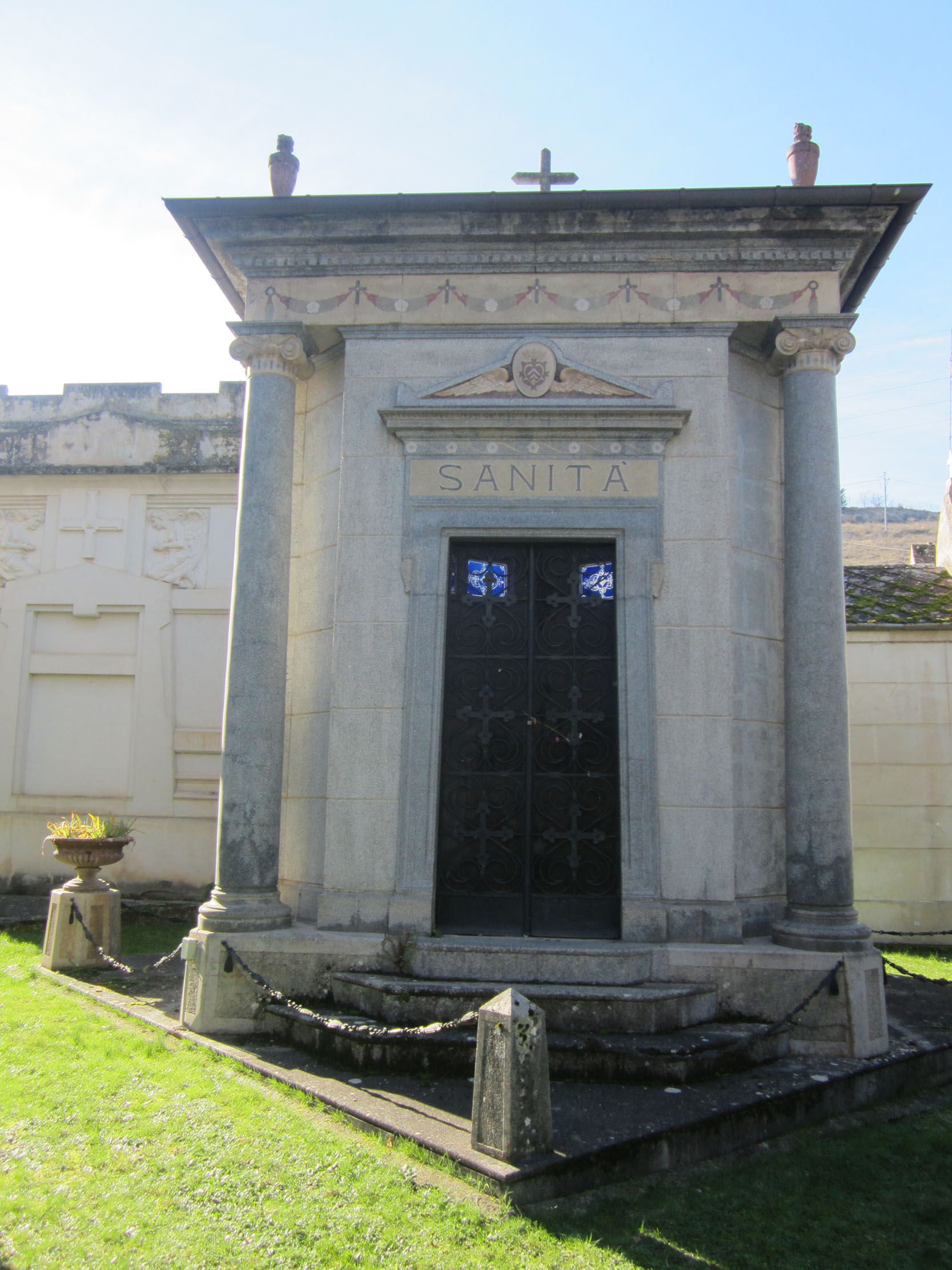 Cappella cimiteriale Sanità