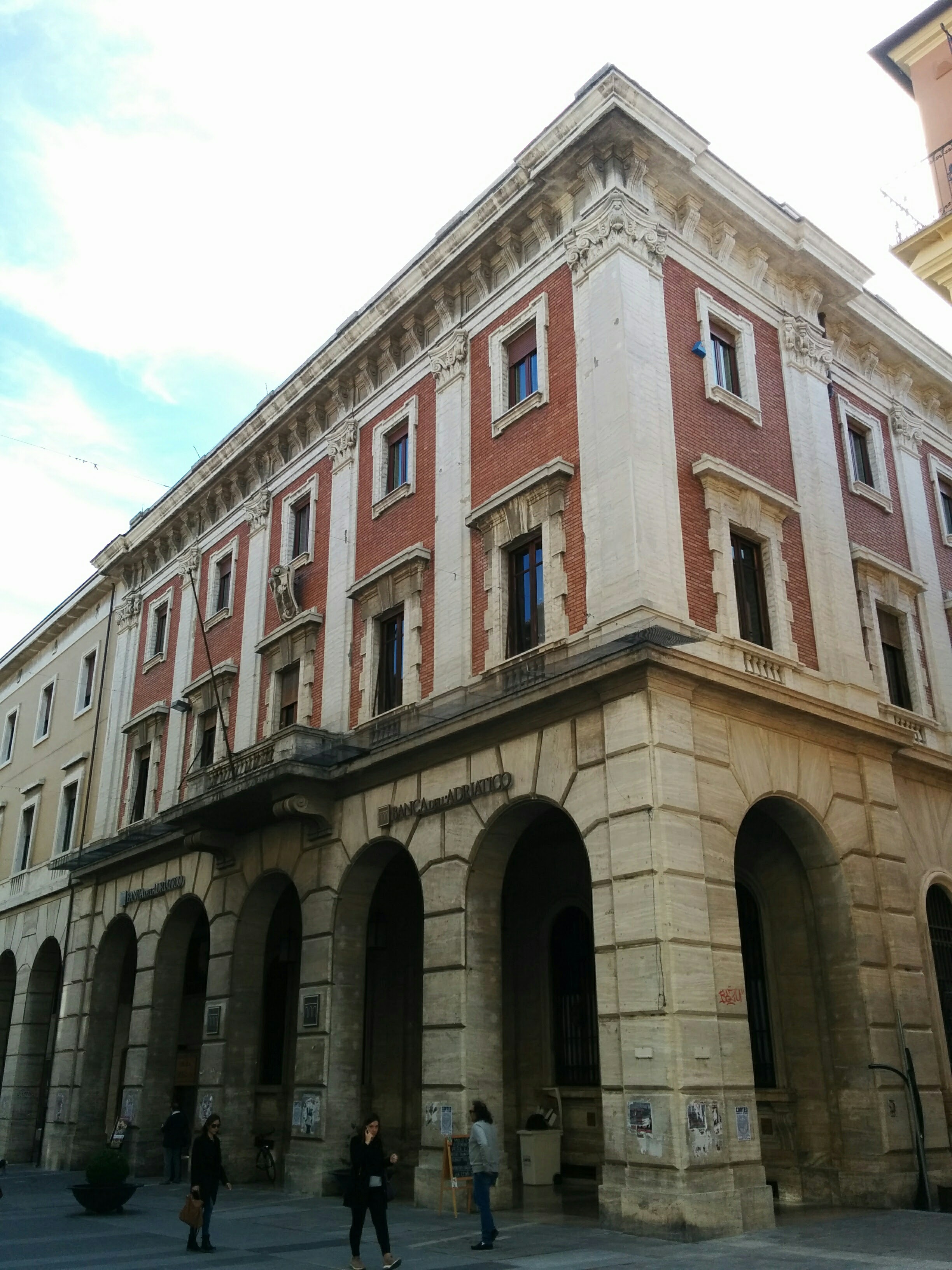 BANCA DELL`ADRIATICO