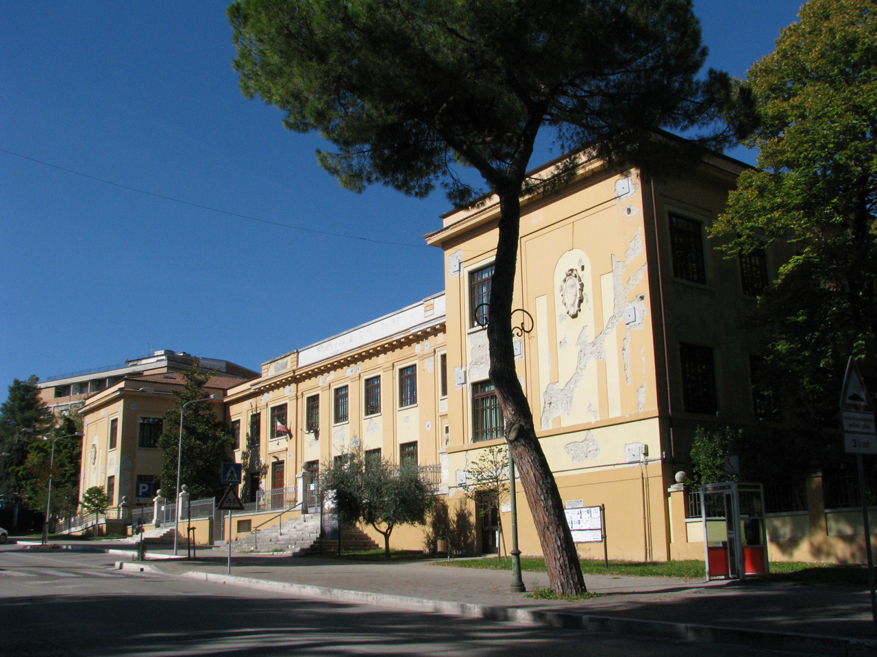 Edificio Scolastico Noè Lucidi