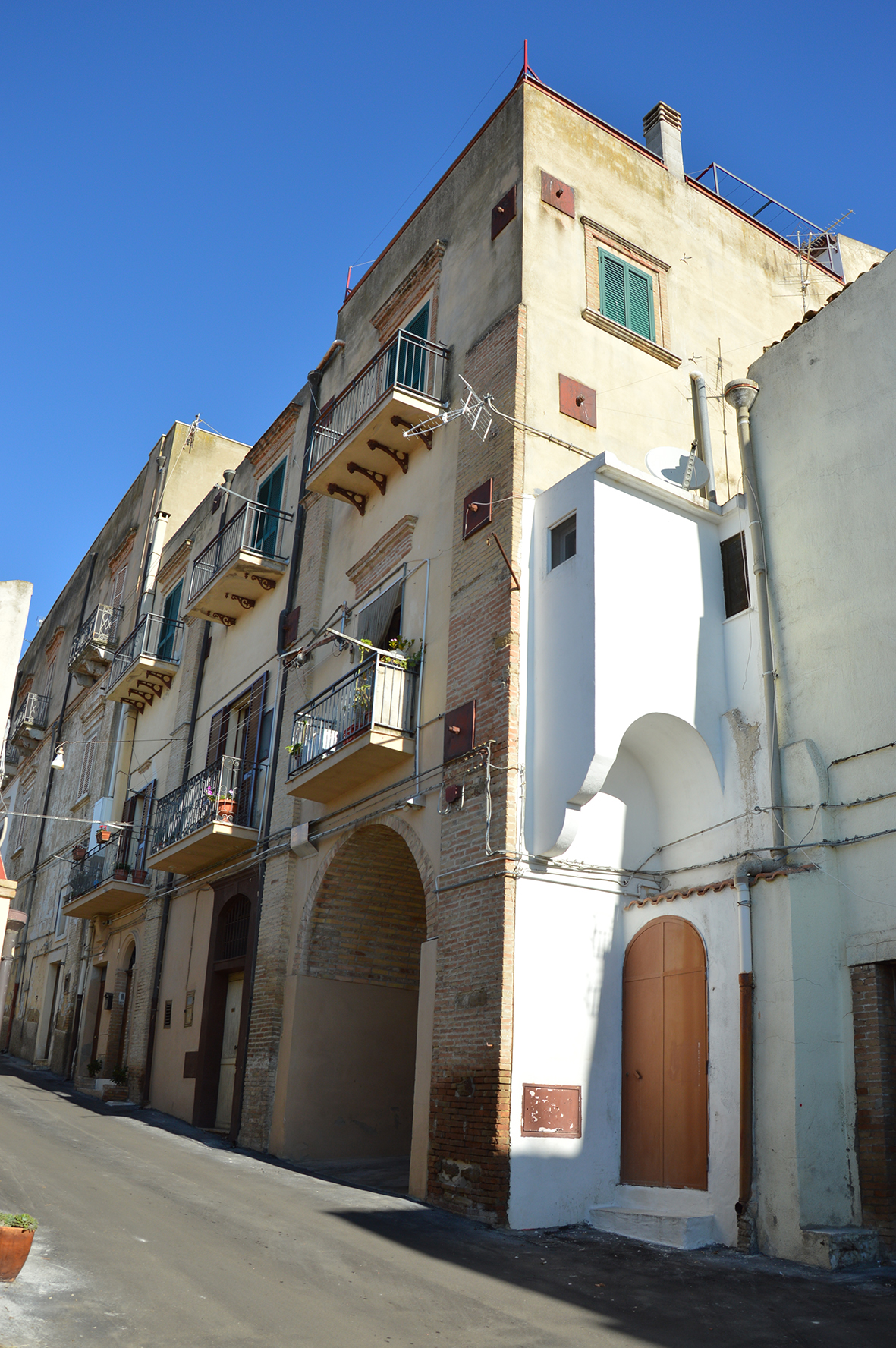edifici residenziali diversi