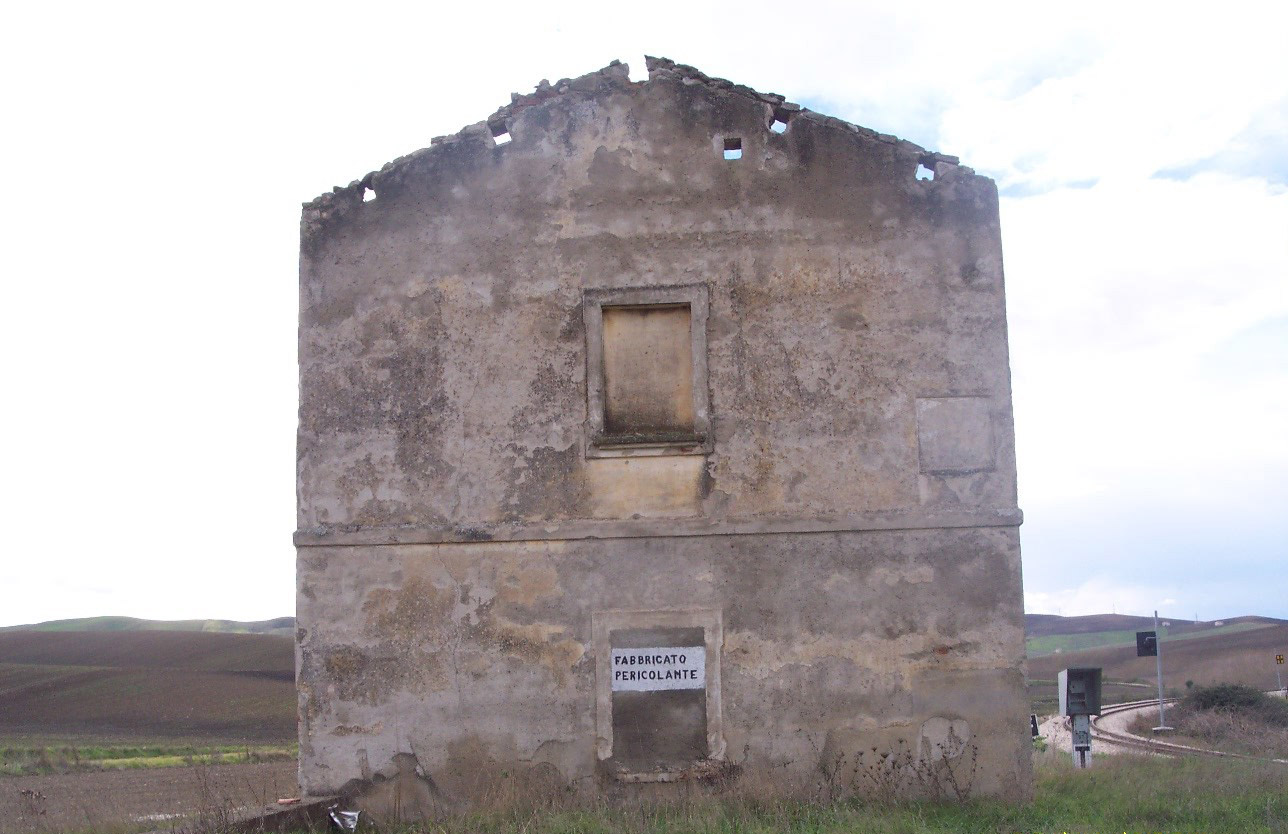 casa, Ex casa cantoniera località Taccone