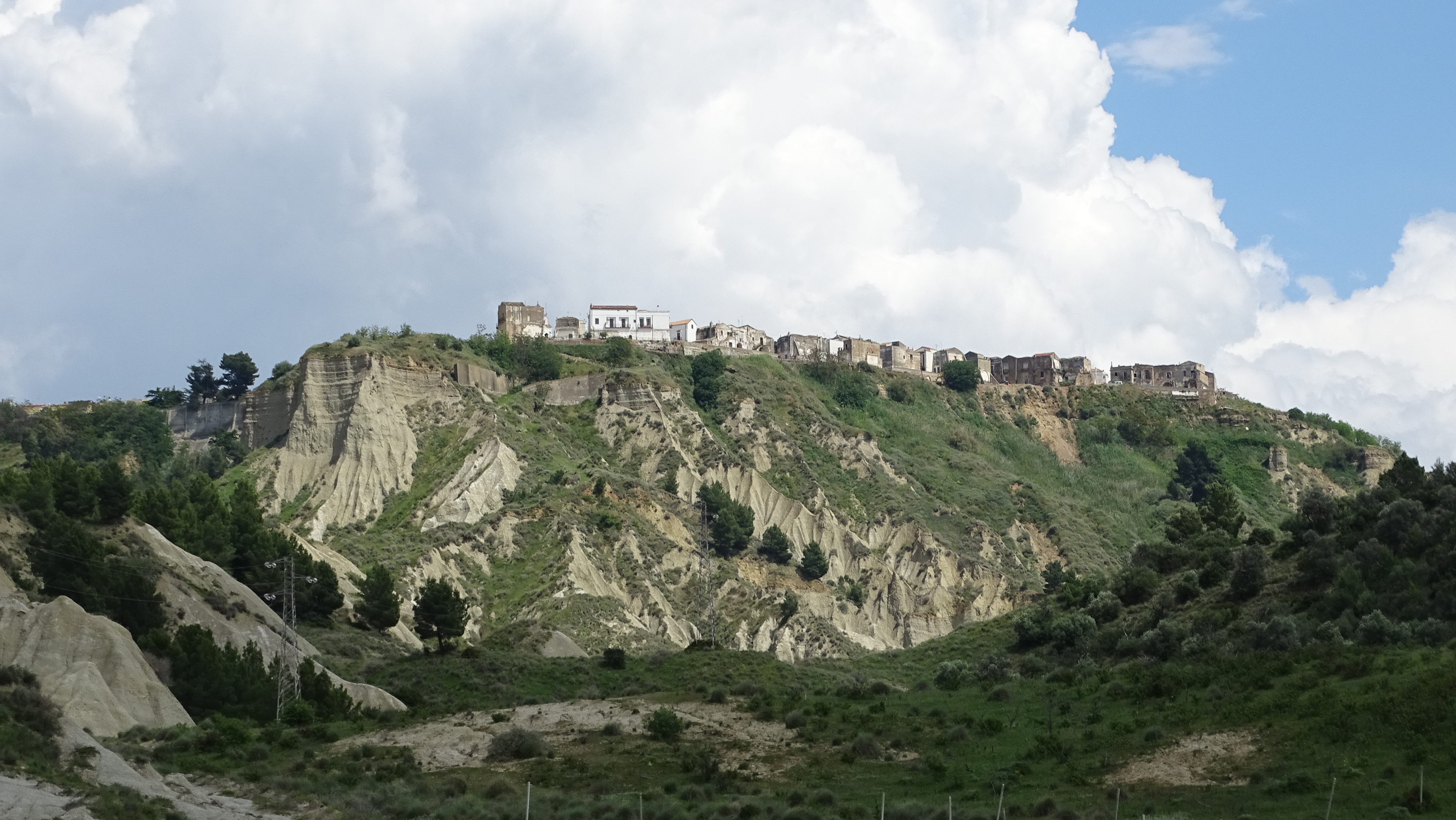 centro storico, di crinale, collinare, murato, Montalbano Jonico