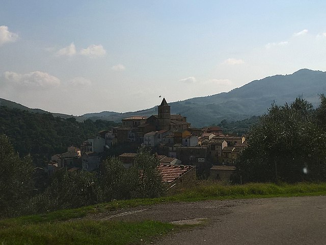 centro storico, di crinale, collinare, concentrico, Oliveto Lucano