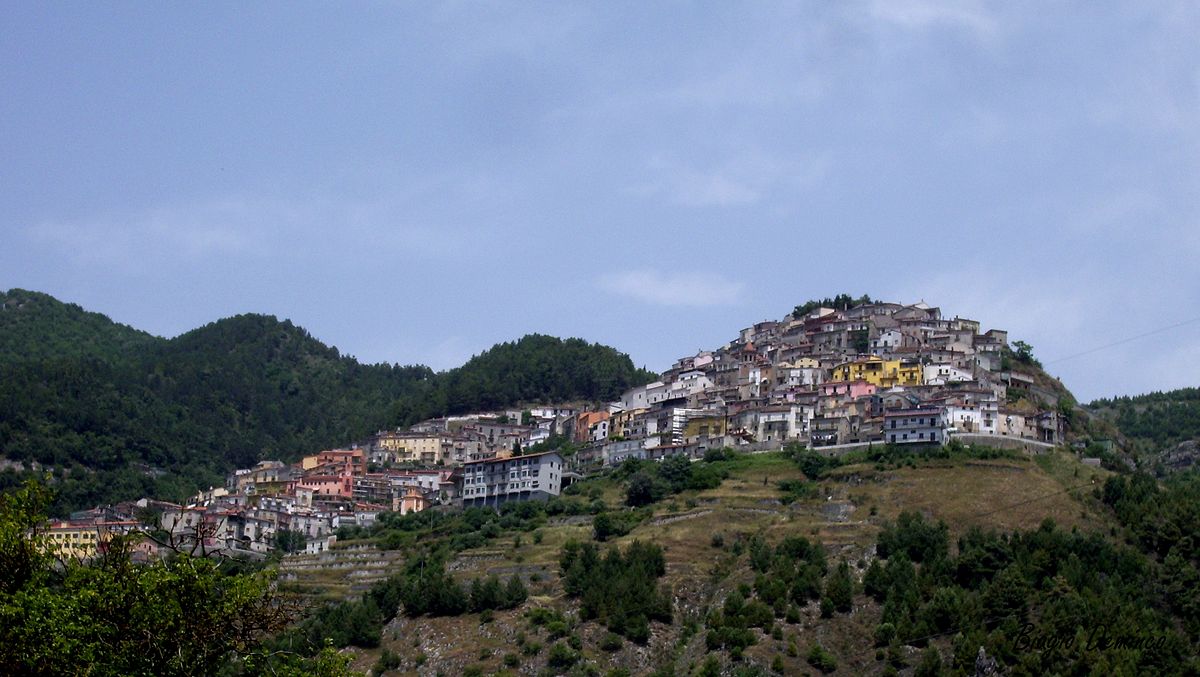 centro storico, di crinale, montano, difensivo, Castelluccio Superiore, Castelluccio