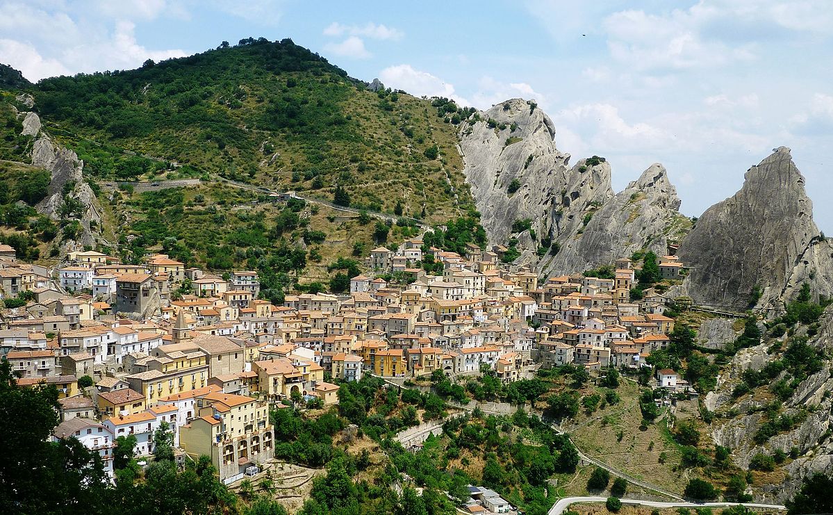 centro storico, montano, difensivo, Castelmezzano, Castrum Medianum , Castromezzano