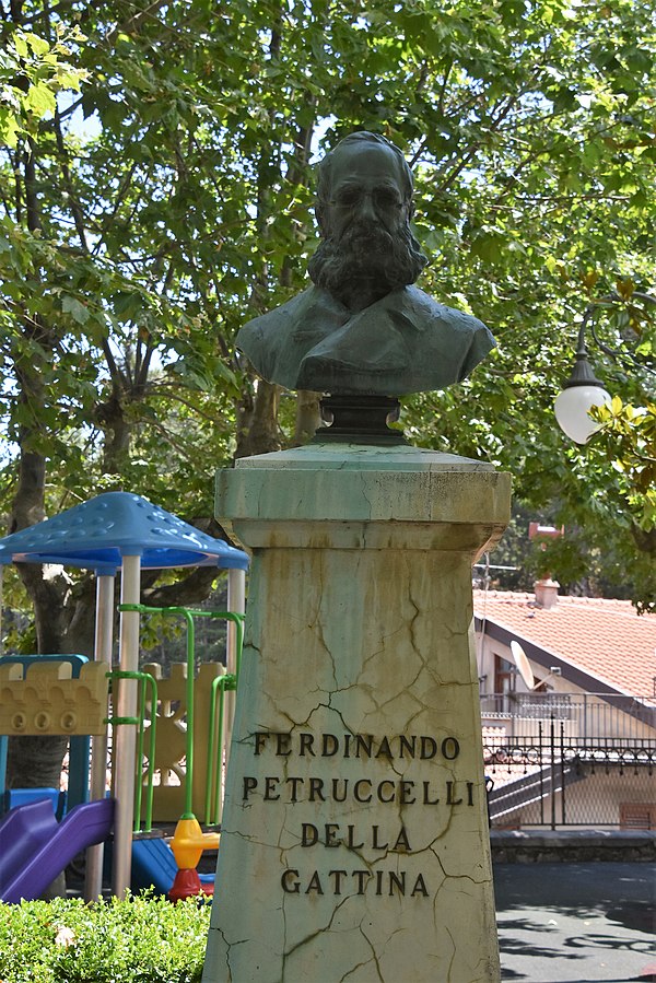 monumento, Monumento a Ferdinando Petruccelli della Gattina