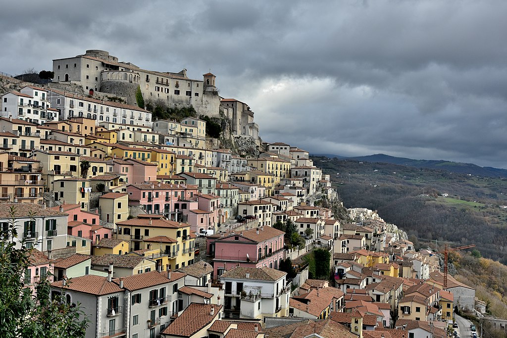 centro storico, di crinale, Muro Lucano, Muro