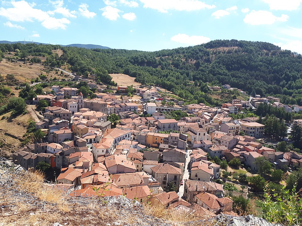 centro storico, di crinale, Sasso di Castalda, Pietra Castalda , Sasso