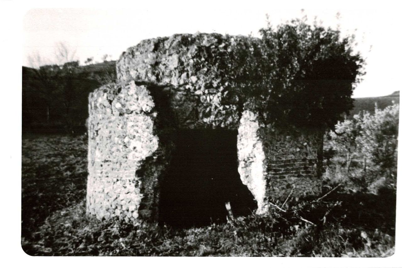 Scolacium, monumento funerario n. 2 della necropoli NW