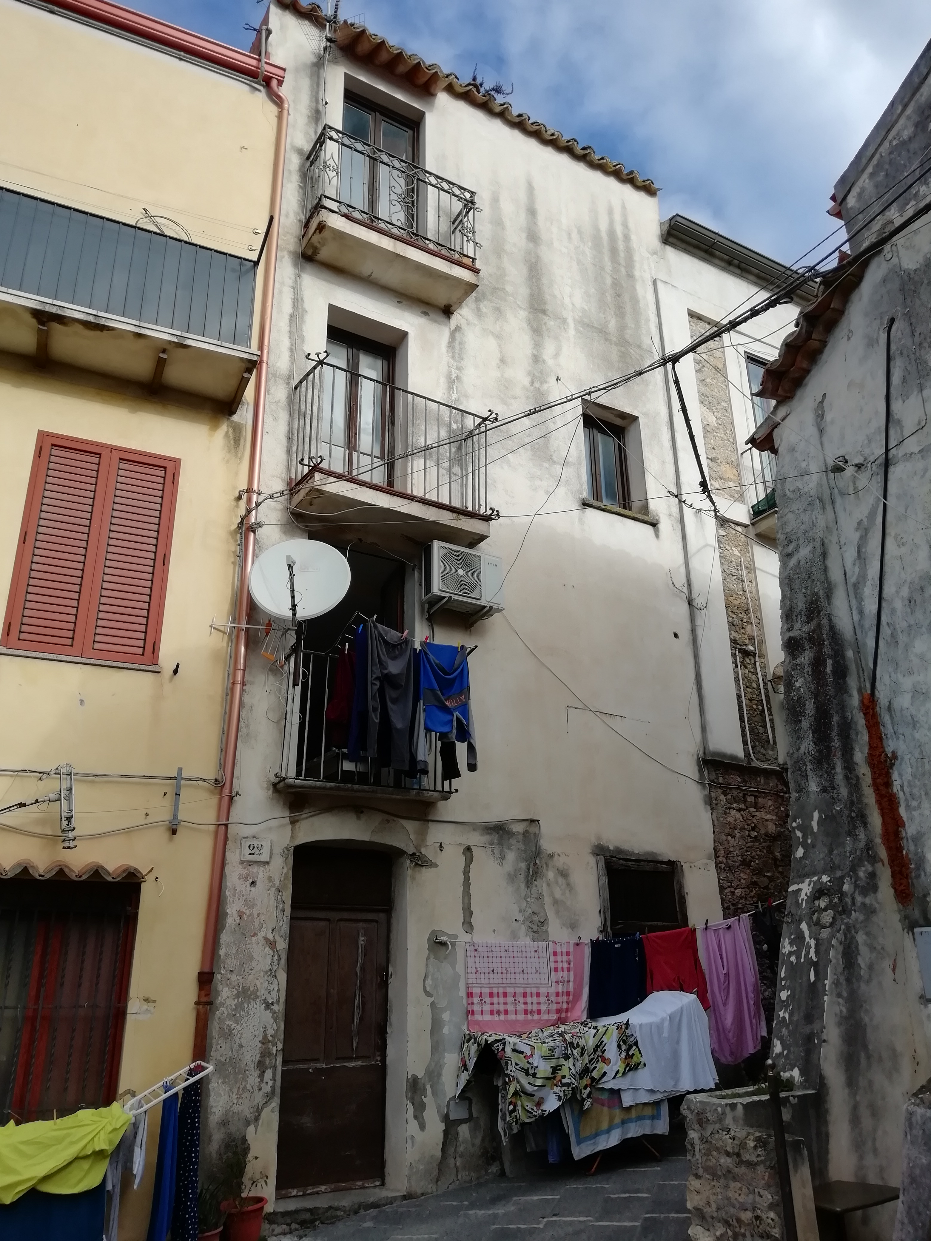 [Casa a schiera in Largo Prigioni, 31]