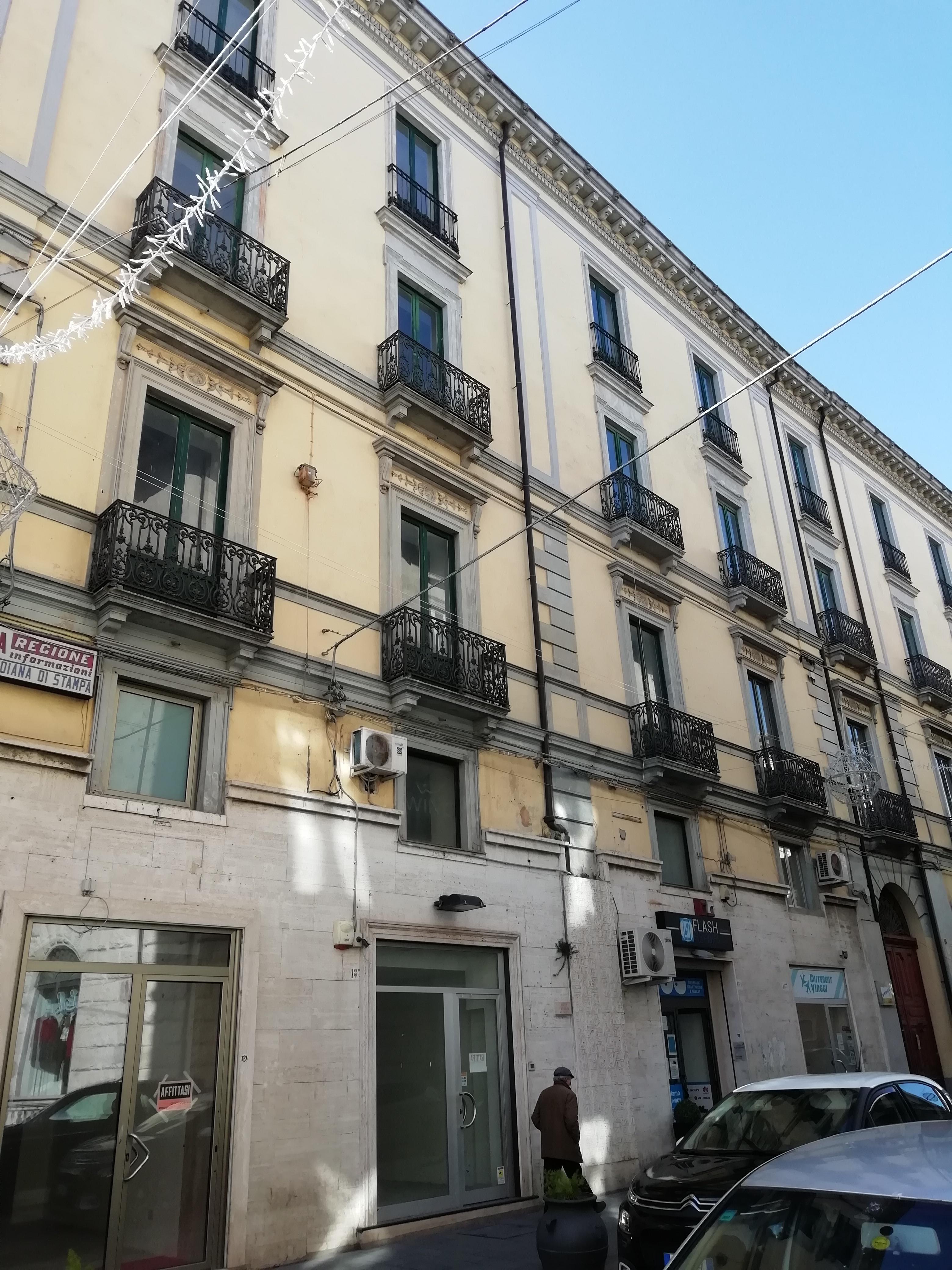 [Edificio in Corso Mazzini, 179, 181, 183, 185, 187, 189]