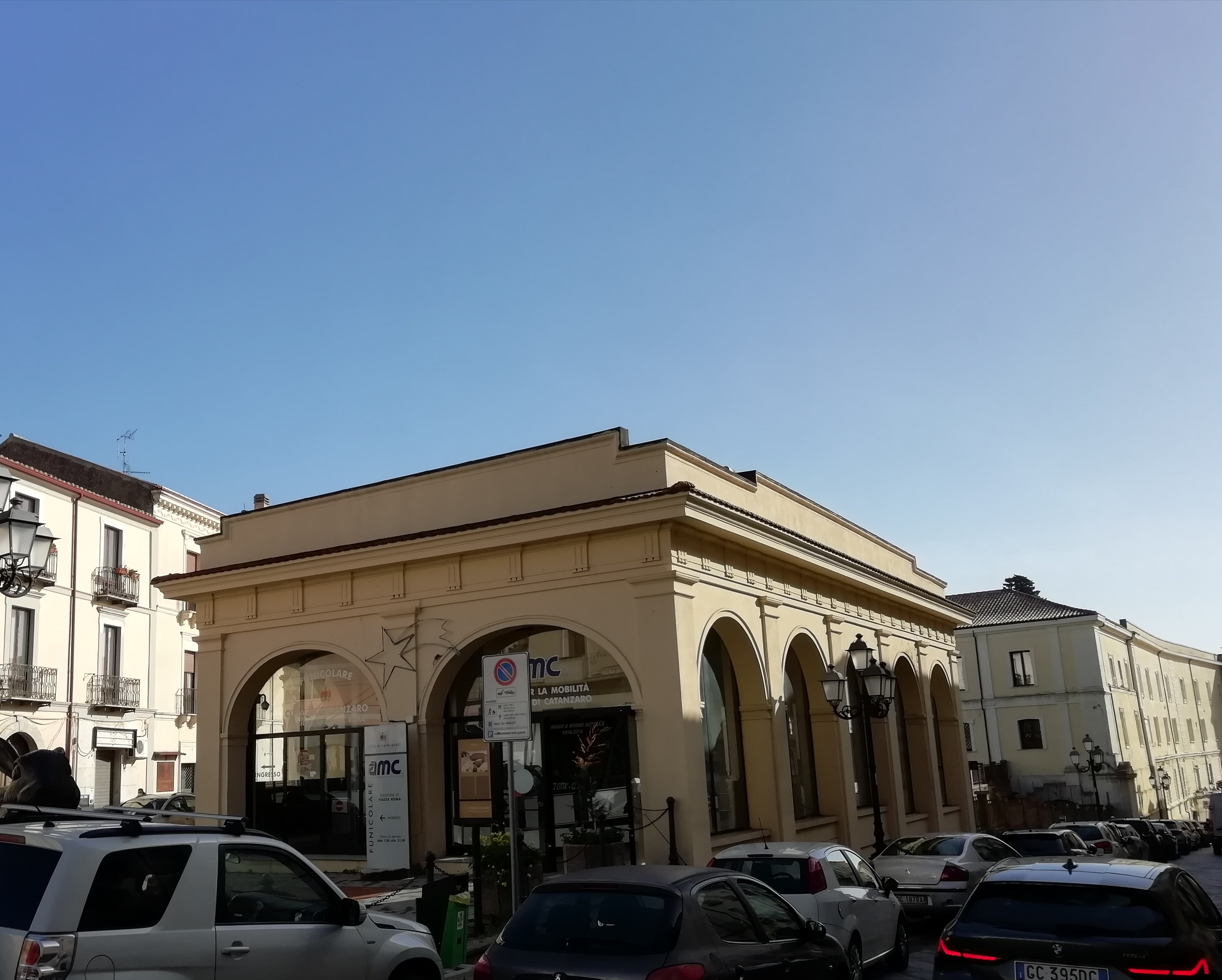 [Edificio in Piazza Roma, 23]