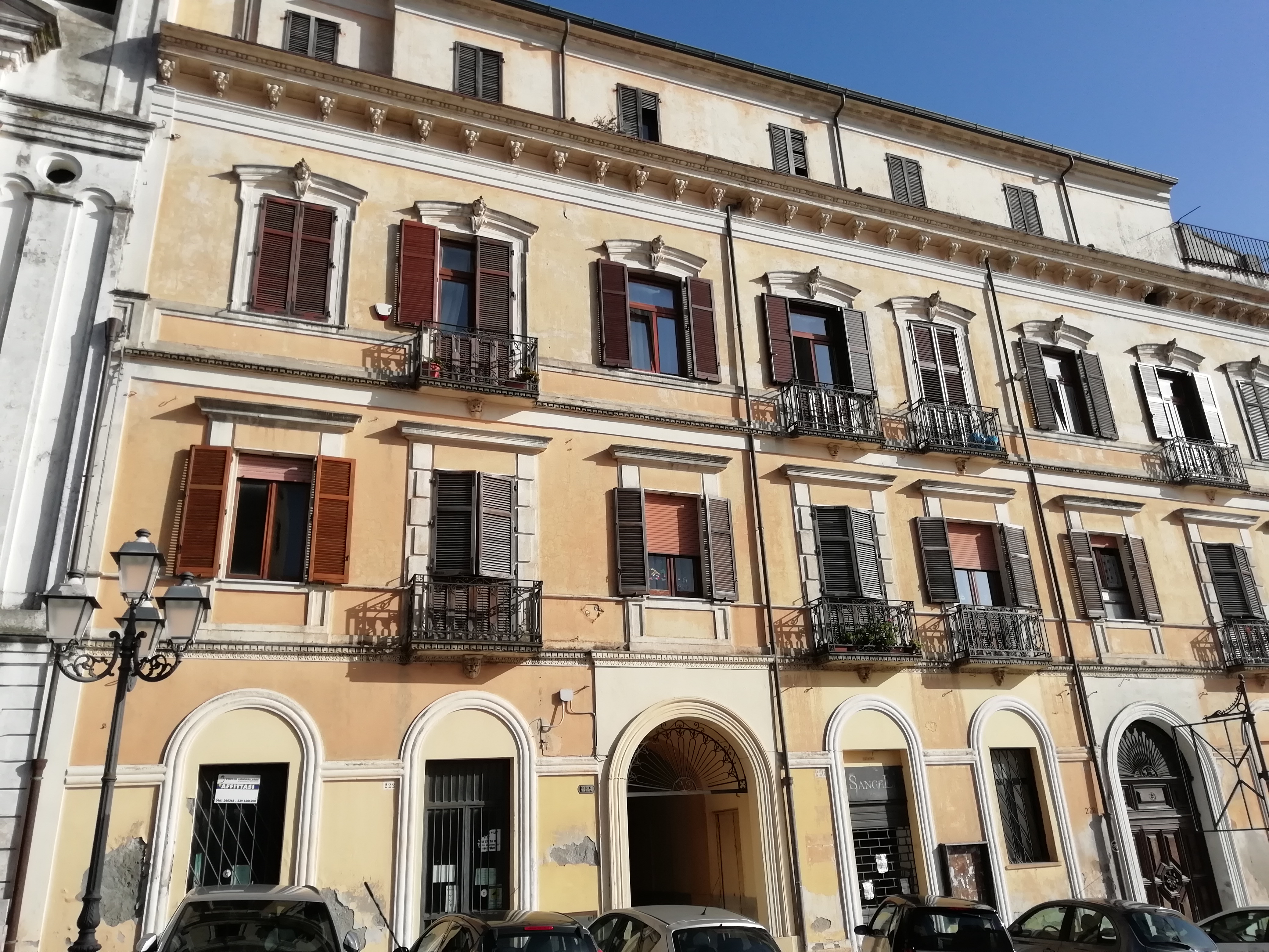 [Edificio in Via Bellavista, 1]