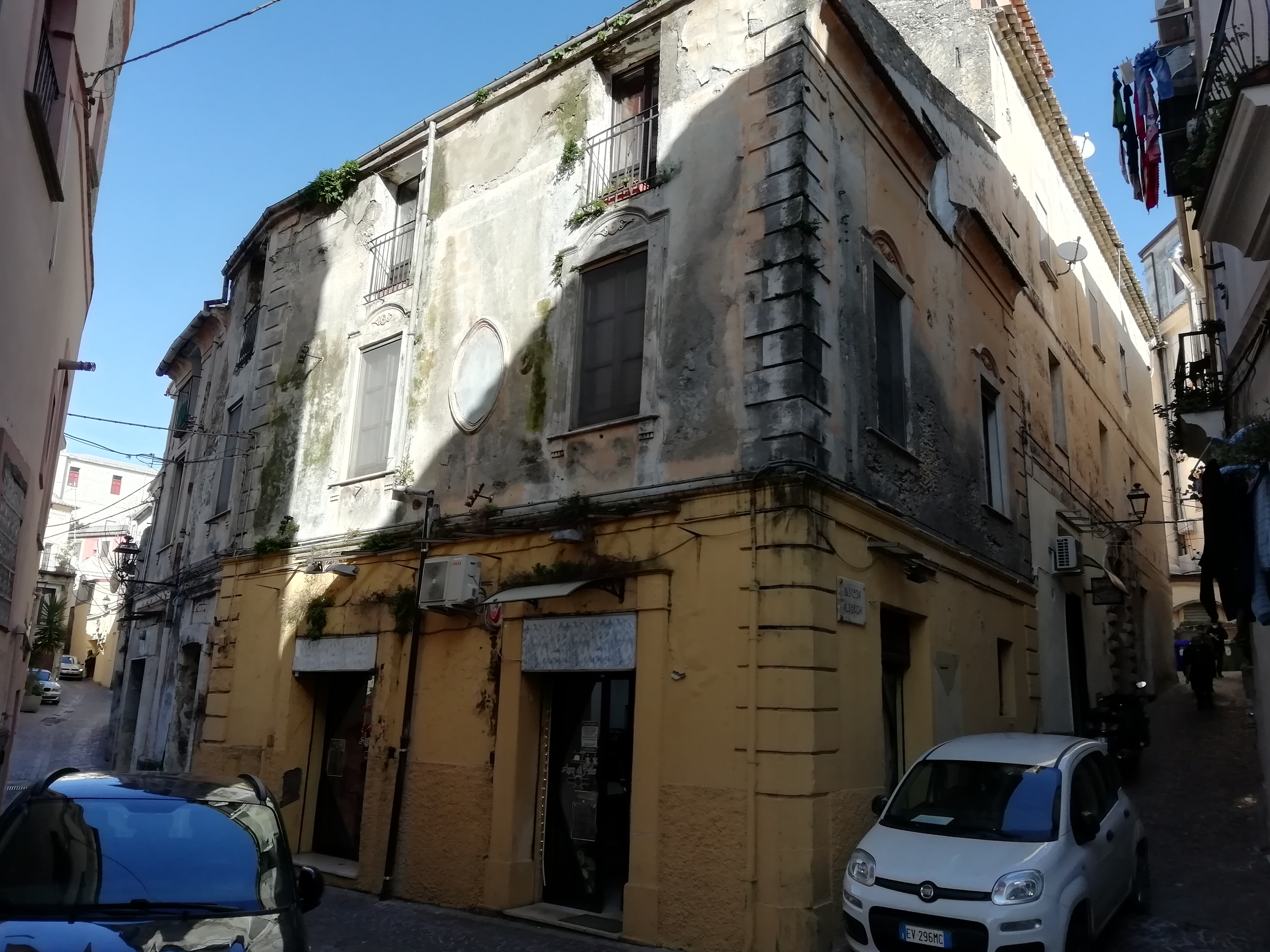 [Edificio in Via De Grazia, 77, 79]