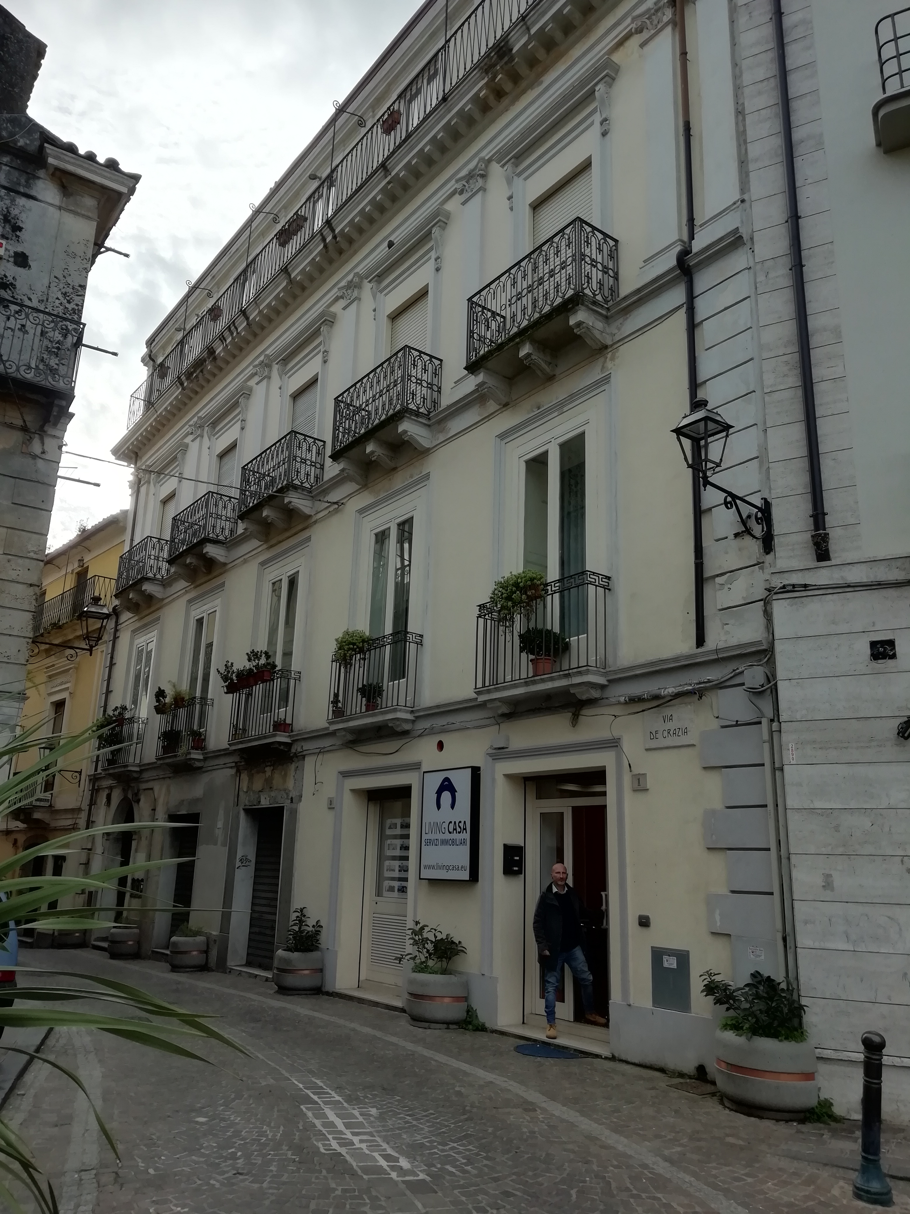 [Palazzo in Via De Grazia, 1, 3, 5, 7, 9]