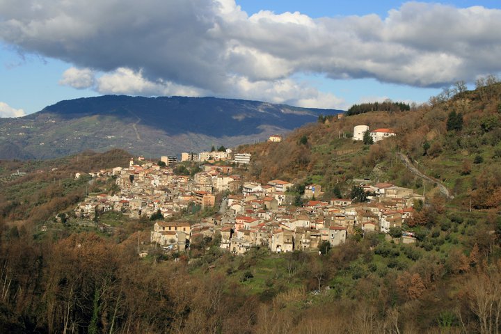centro storico, di crinale, collinare, agricolo, Conflenti