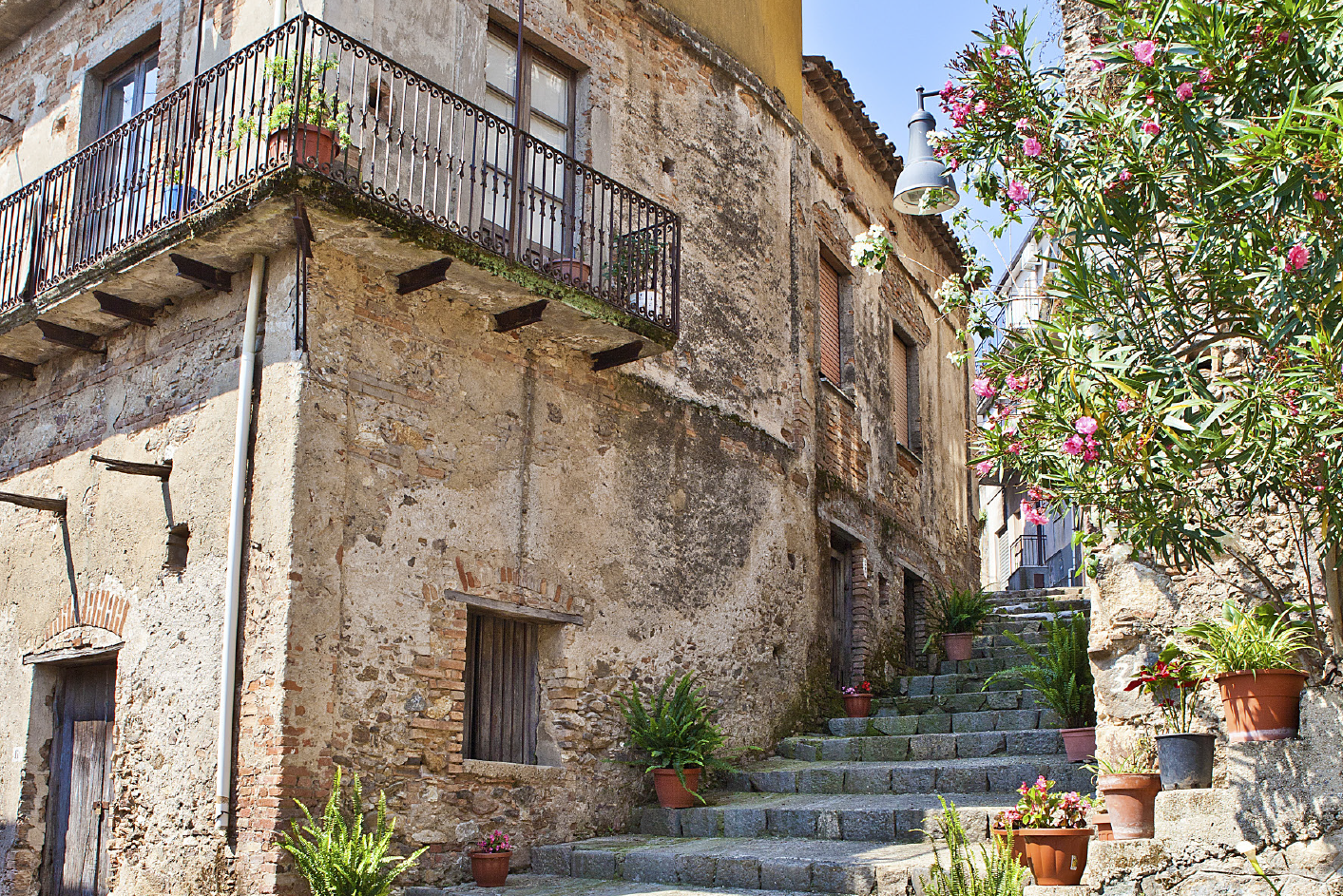 centro storico, di crinale, collinare, agricolo, Gagliato