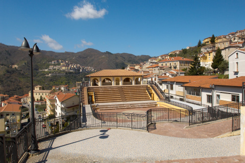 centro storico, di mezzacosta, collinare, spontaneo, Taverna, Trischène