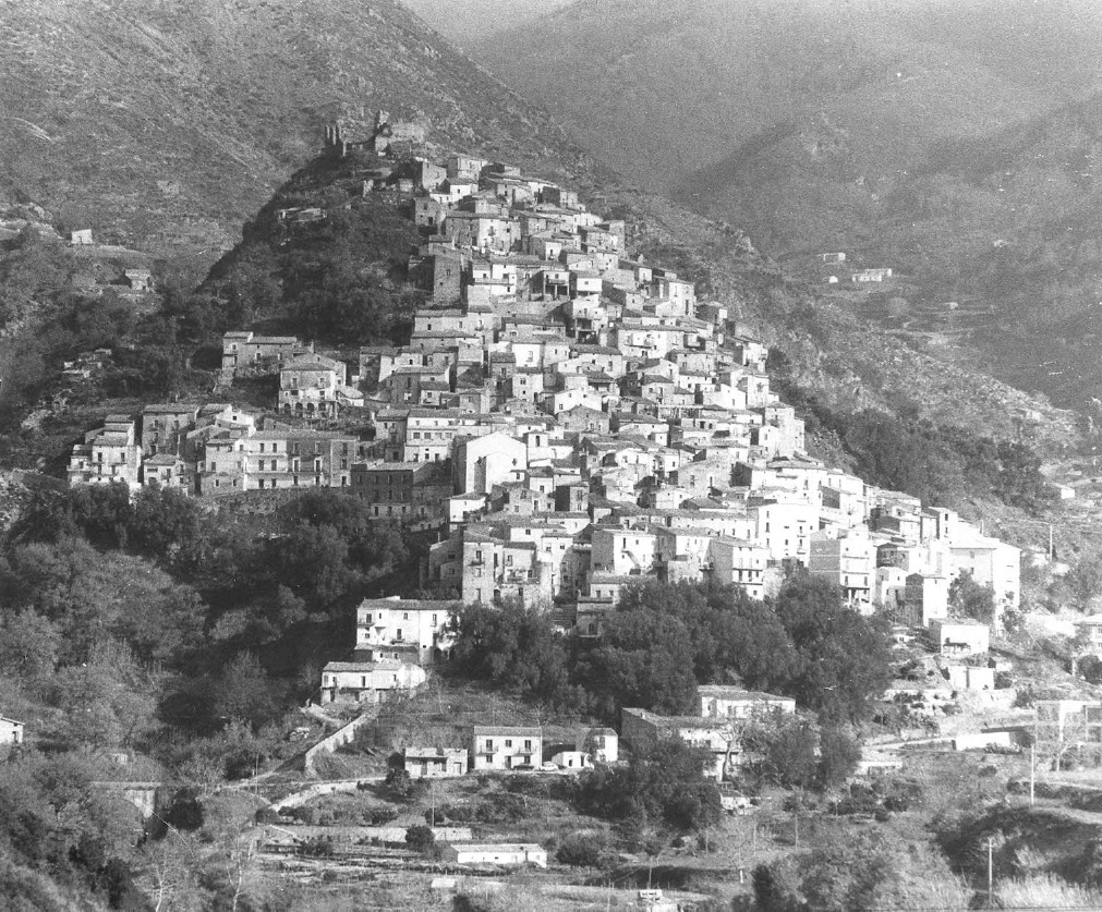 centro storico, collinare, a terrazzo, Sangineto, San Gineto