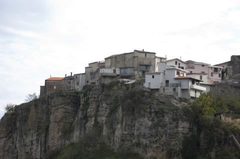 centro storico, di crinale, collinare, difensivo, Caccuri