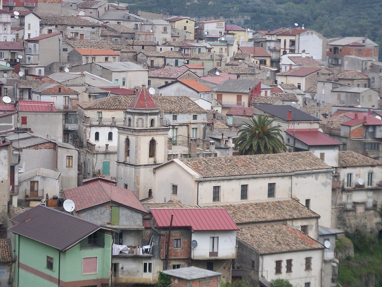 centro storico, di crinale, collinare, agricolo, Mesoraca
