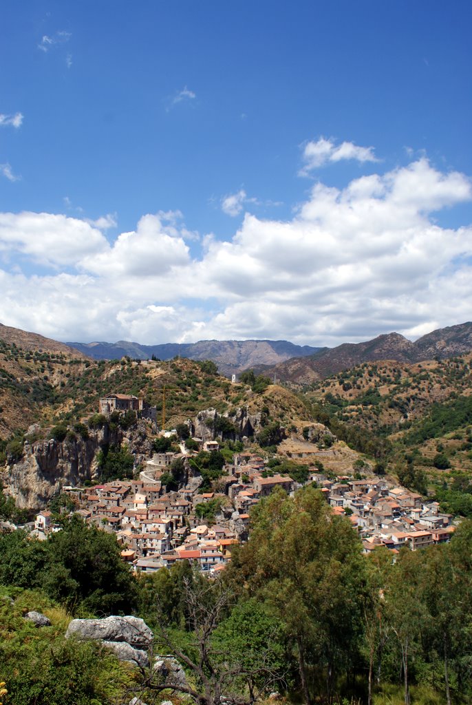 centro storico, di mezzacosta, collinare, difensivo, Palizzi, Palitium , Politium , Palicium