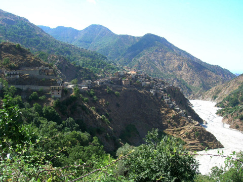 centro storico, di crinale, collinare, agricolo, Roghudi Vecchio