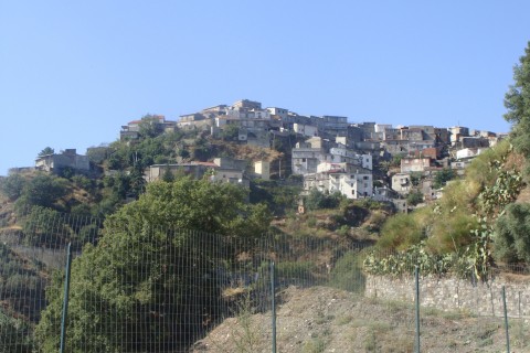 centro storico, collinare, di mezzacosta, spontaneo, San Lorenzo, Laurento , Laurentum , Ajo Lavrendi , Jeddavrendi