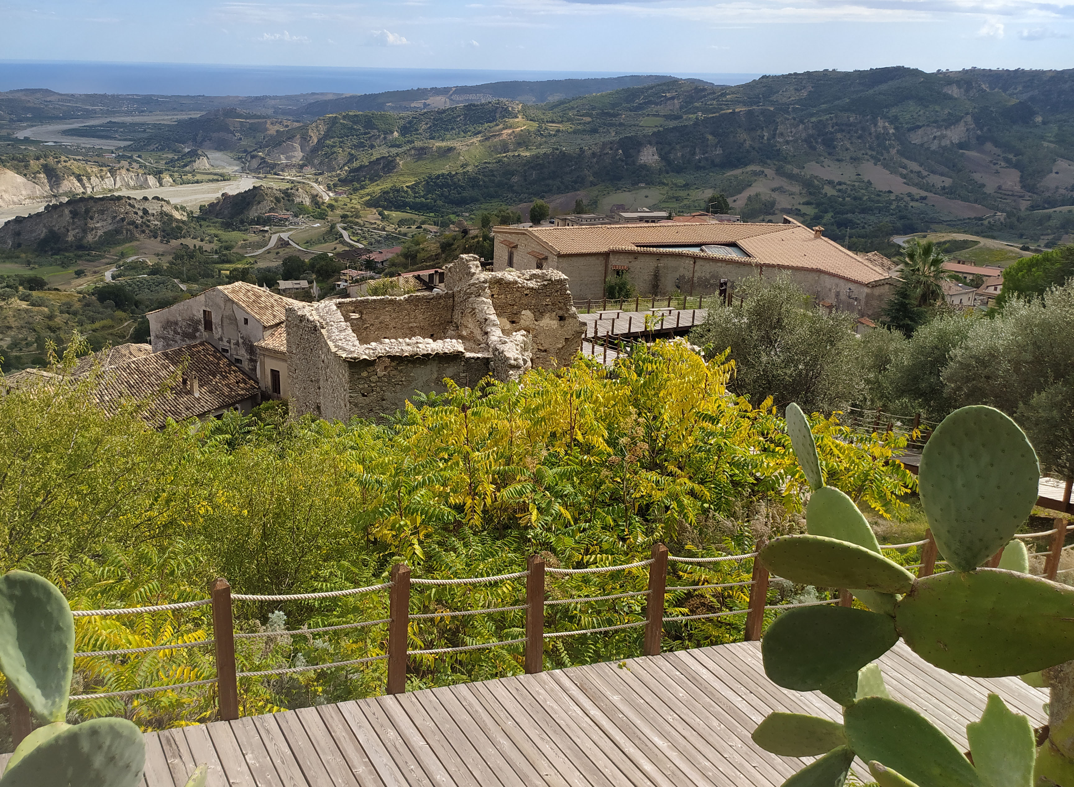 Ruderi del monastero e della chiesa delle Vergini di Santa Chiara