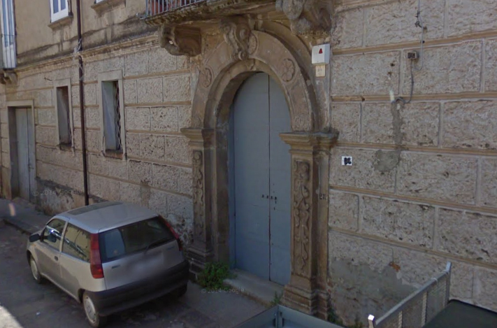 Portale del Palazzo Argirò-Sarlo