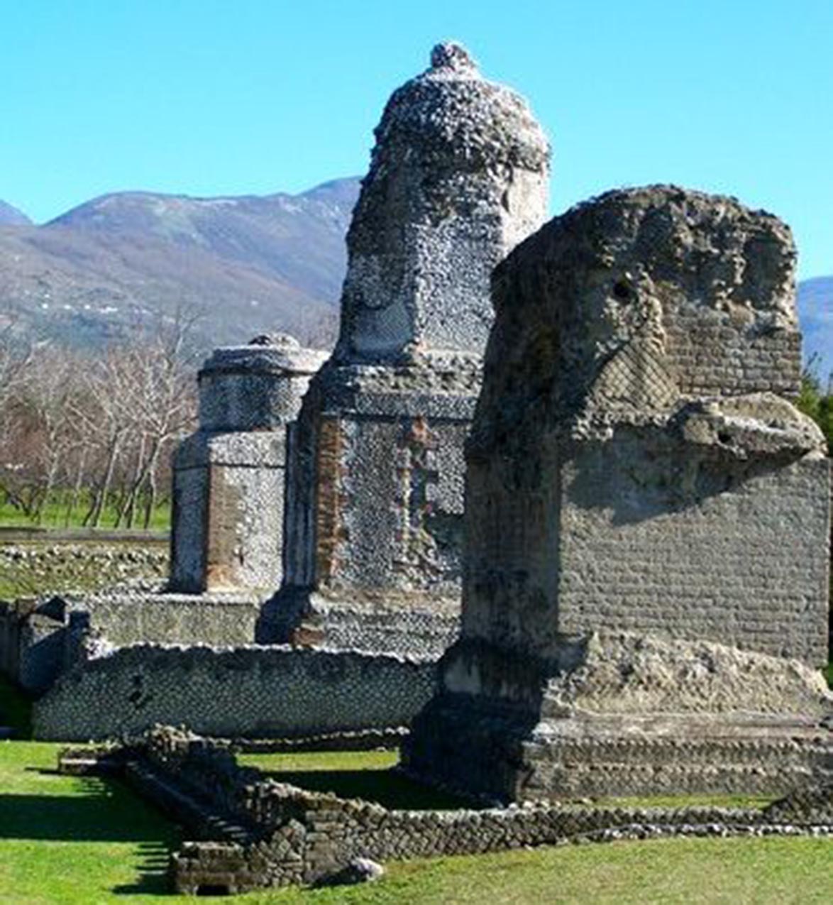Necropoli monumentale dell'antica Abella