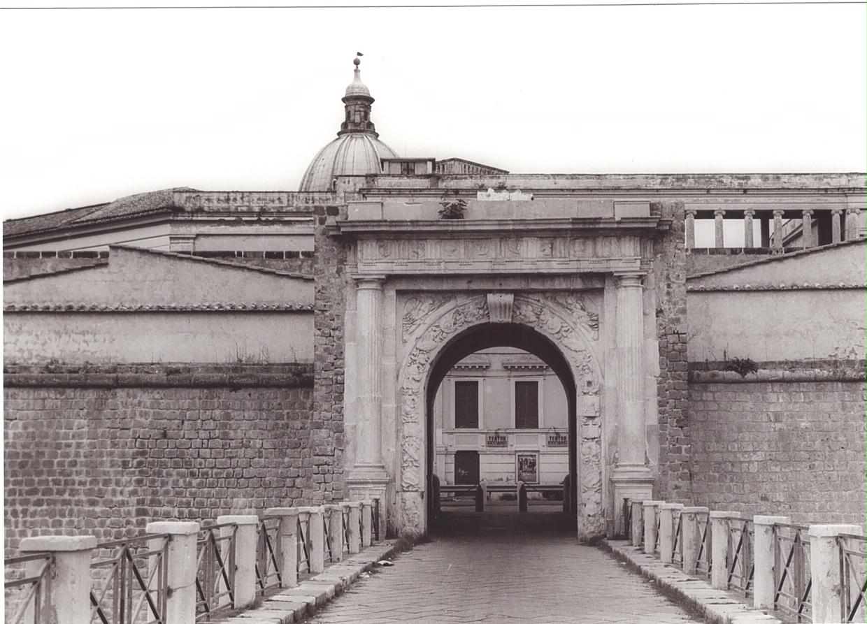 Porta Napoli