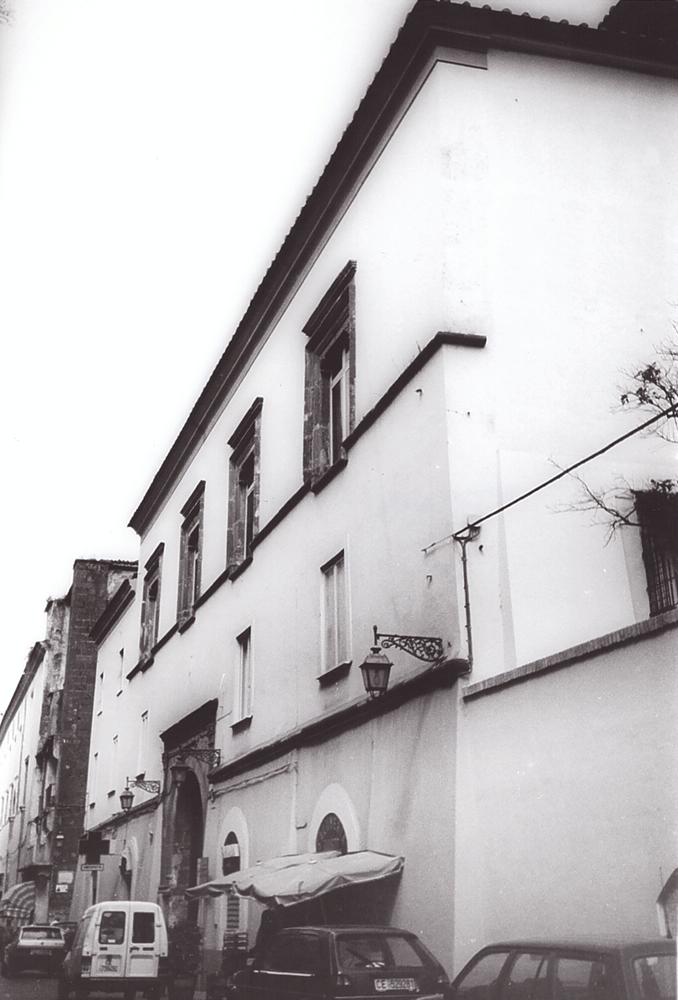 casa già De Capua/ detta "palazzo Azzia"