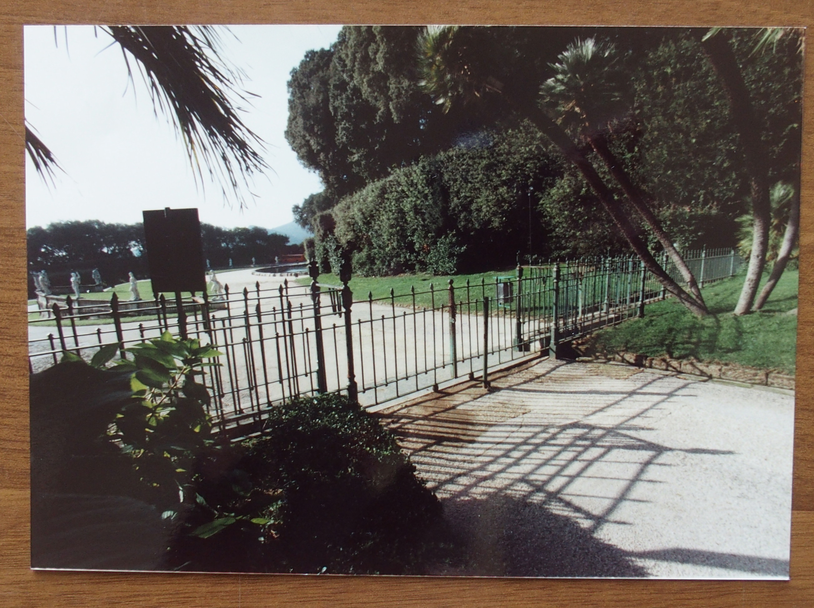 Muro di recinzione, Fabbrica del circondario