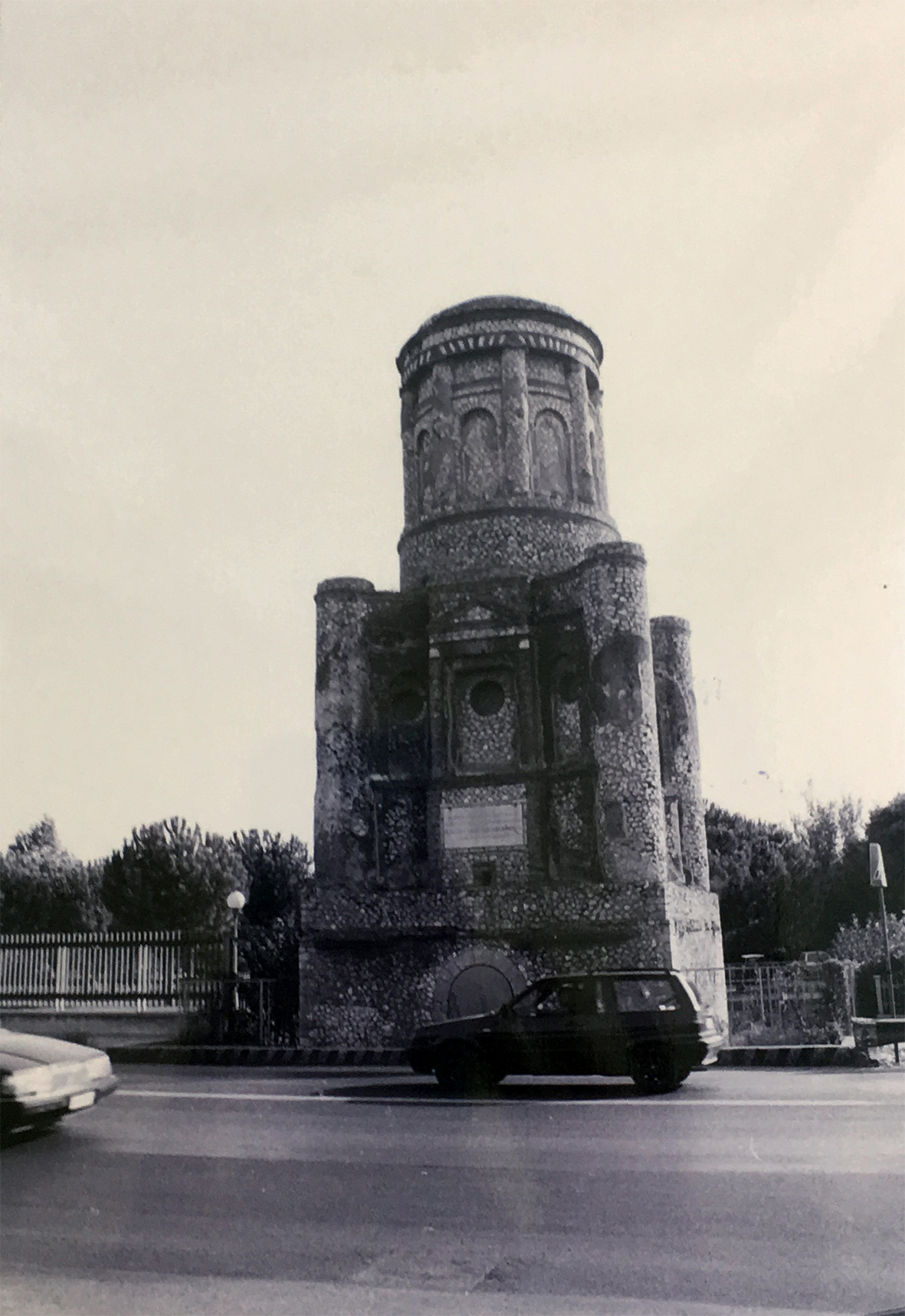 Monumento funerario " La Canocchia"