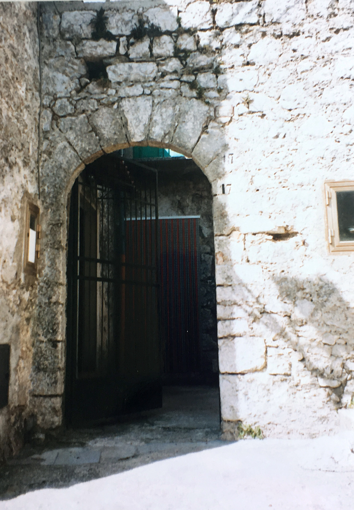 Palazzo privato_Via Molise, 1