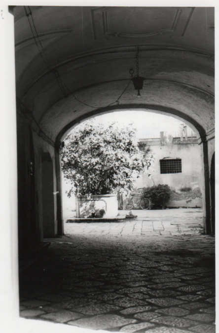 Palazzo privato con vera di pozzo del 1795