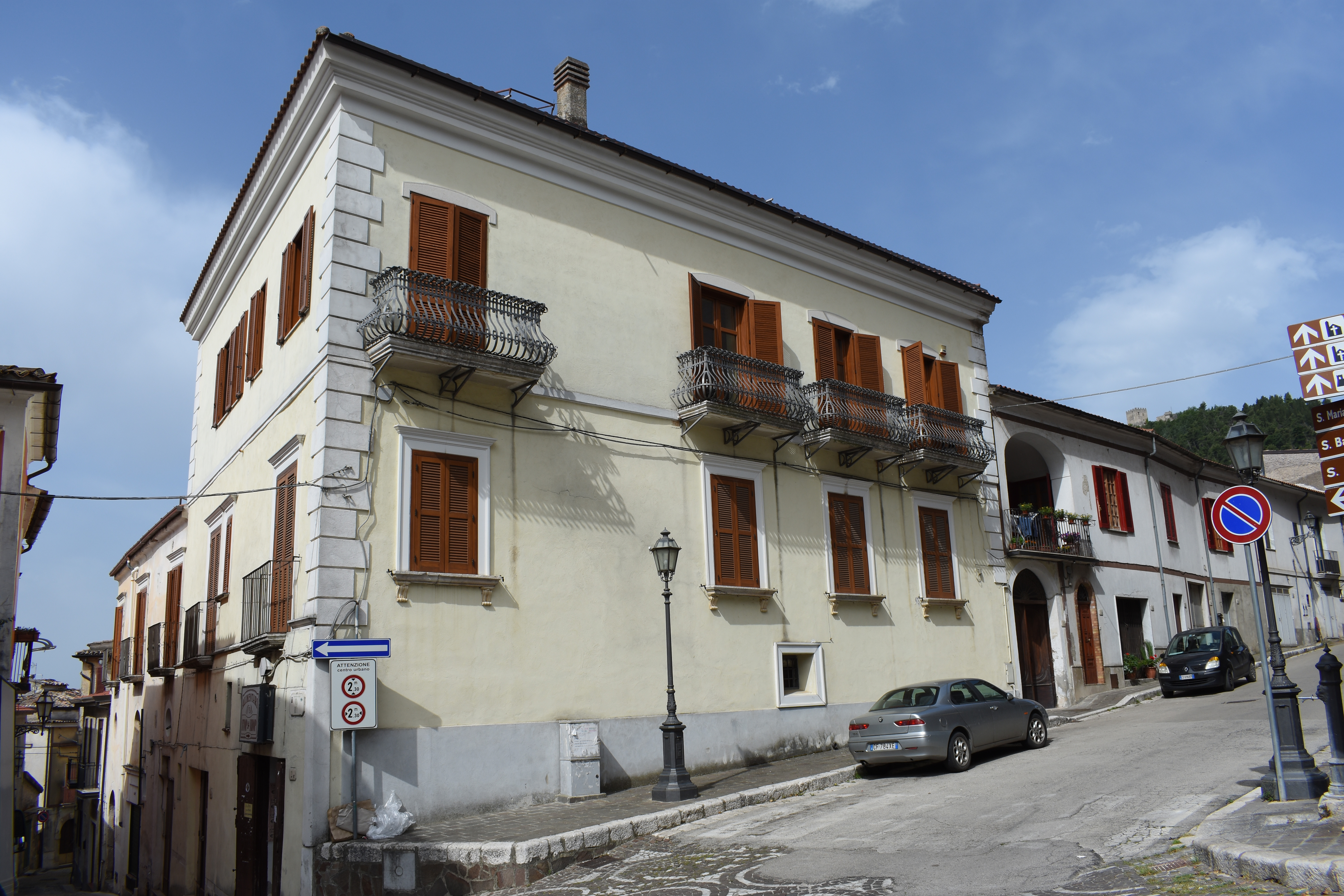 [Palazzo in Via Fontana, 1]