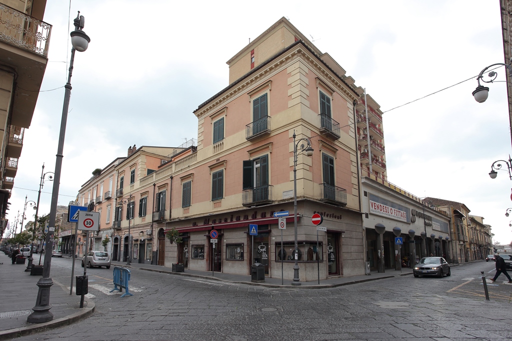 [Palazzo in Corso Giuseppe Garibaldi, 8]